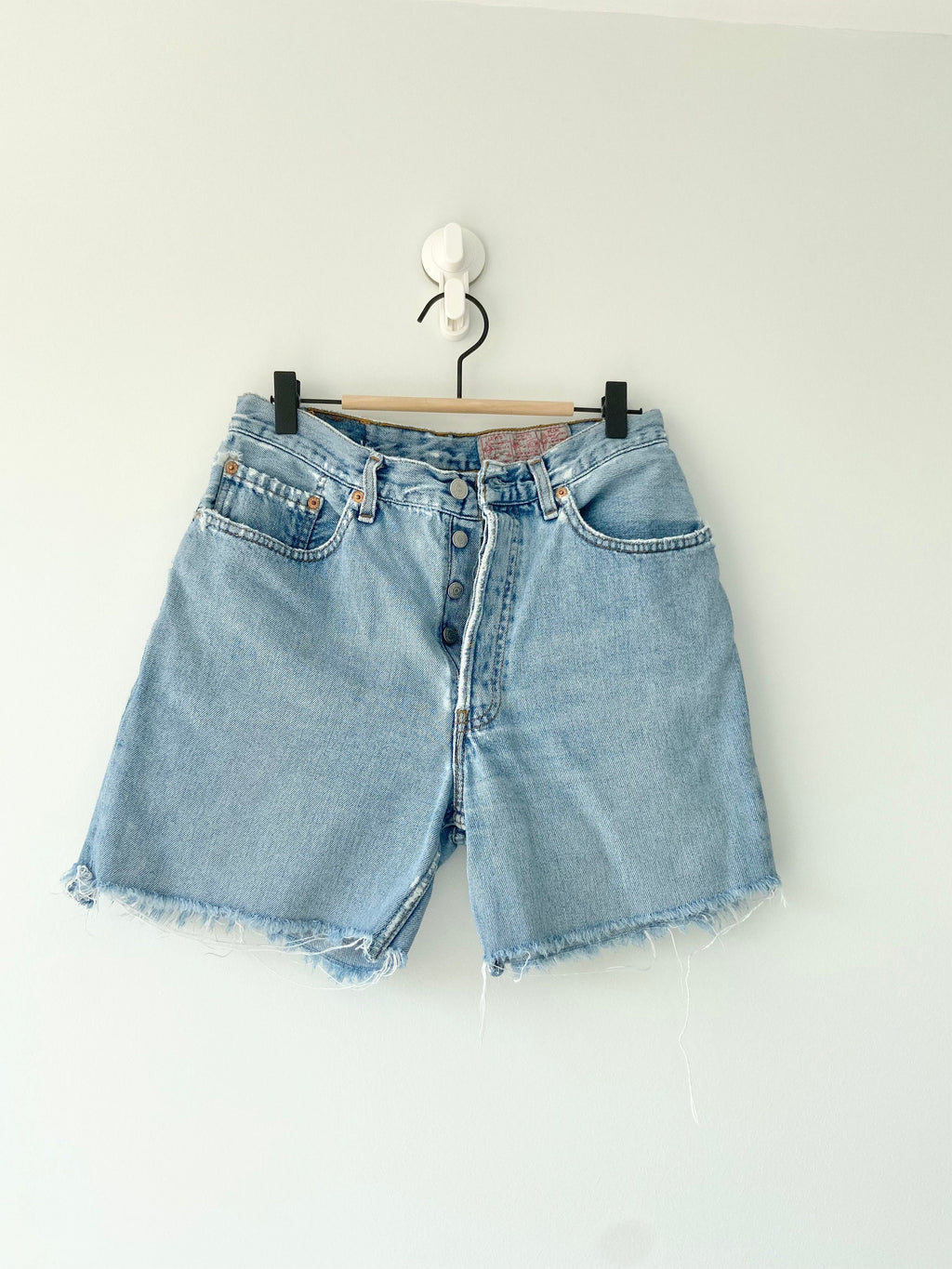 w29 Vintage Levi’s 901 button shorts light blue wash   Made in France 1995