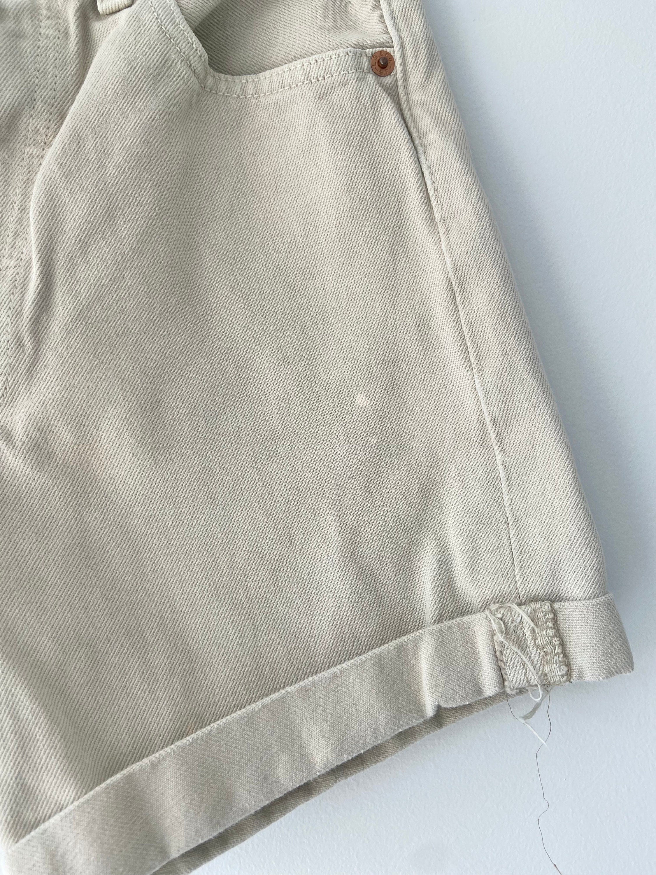 w27 Beige Vintage Levi’s 501  shorts