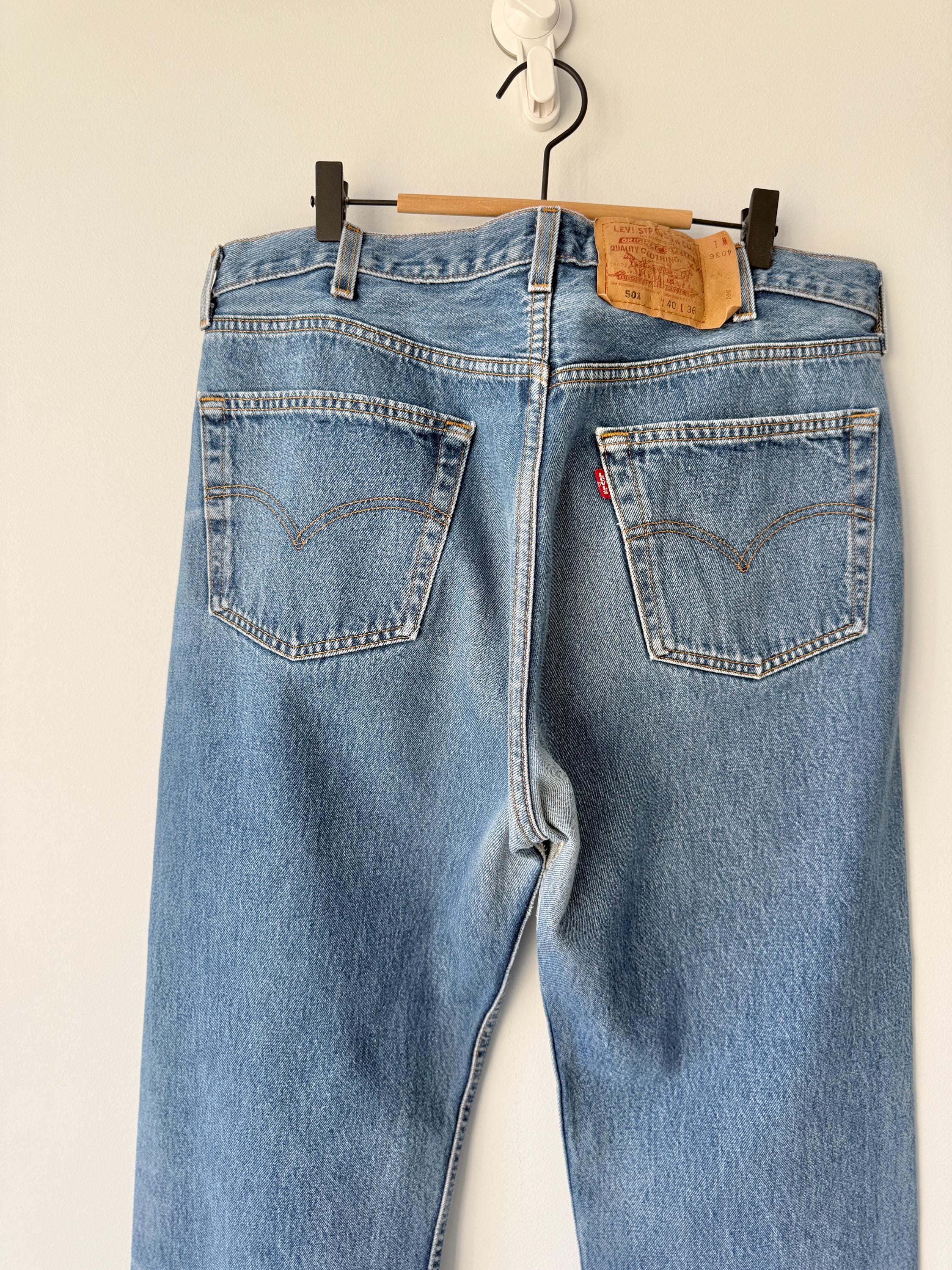 W38 L35 vintage Levis 501 37-38” measured waist medium dark blue made in USA 90s
