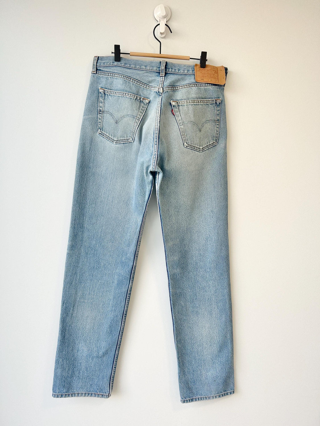 w35 L33 Levis 501 vintage medium faded blue straight leg made in USA 501 vintage 501  w33-35