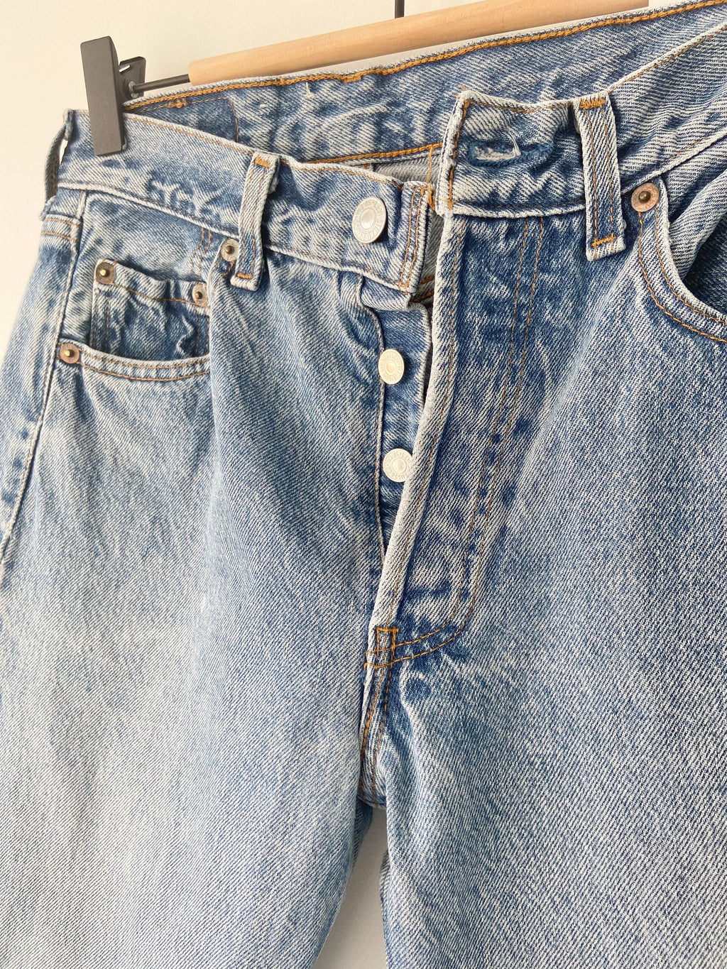 Levis 501 jeans w26 L32 blue made in France 80s 501 blue Levi’s vintage 501