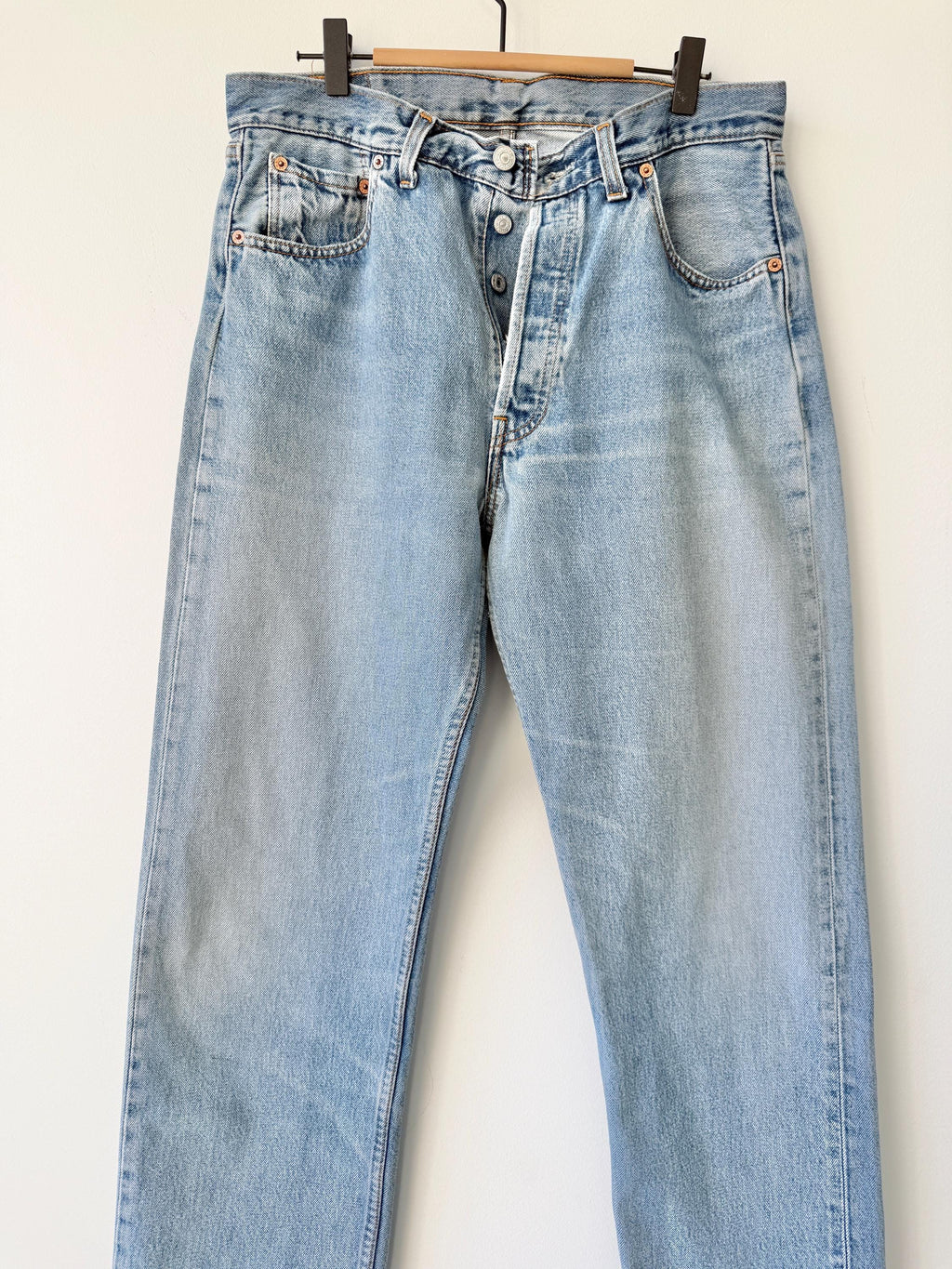 W32 L36 vintage Levis 501 31-32” measured medium faded lines blue made in 90s