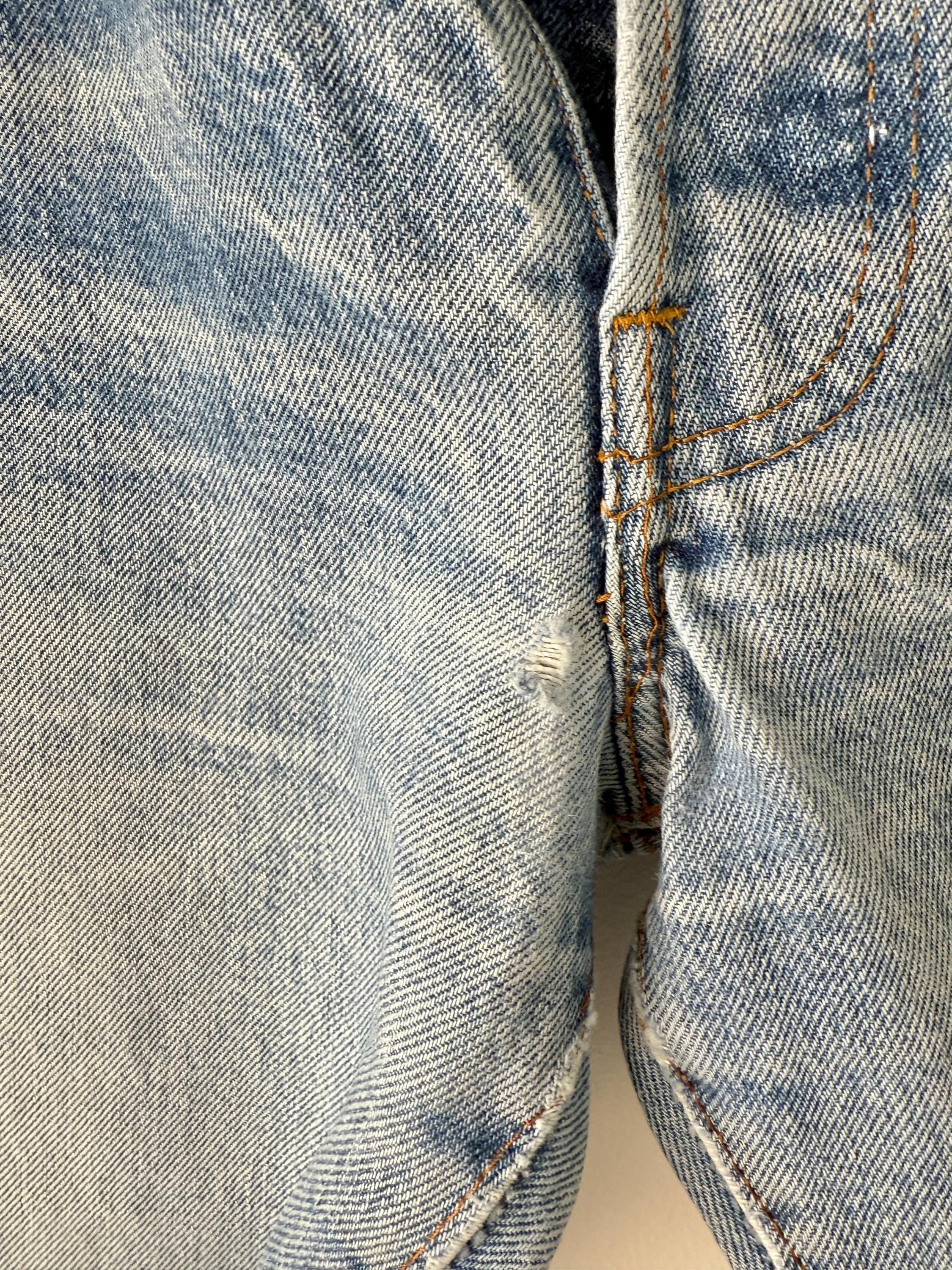 W26 L27 selvedge red line vintage Levis 501 25-26” measured waist dark raw blue faded made in USA 70s