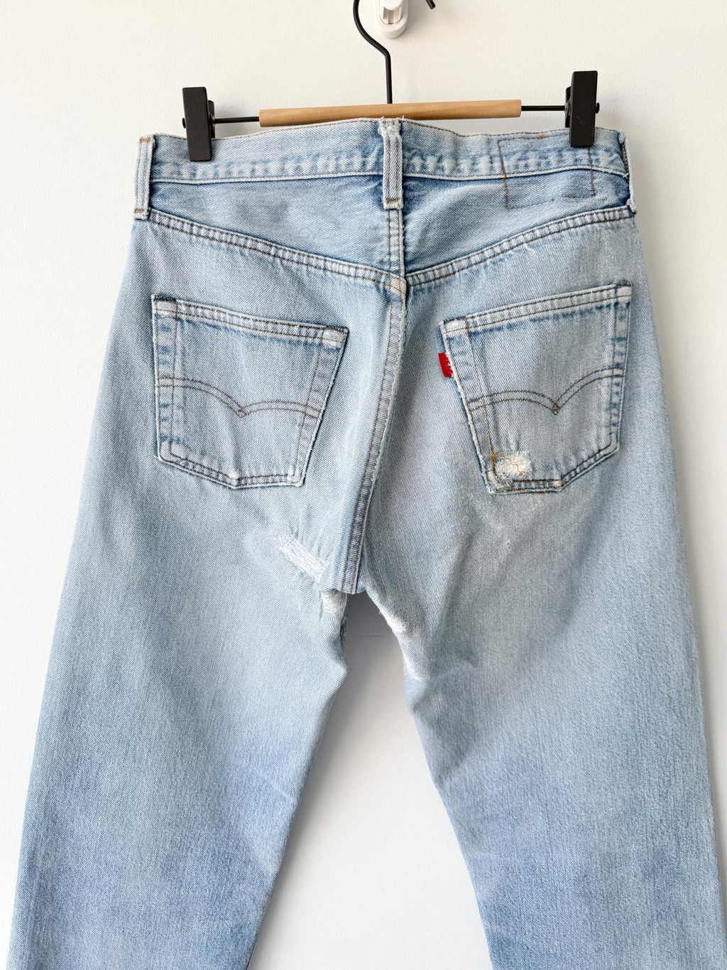 W29 L29 Levis 501 selvedge vintage 28-29” measured waist light blue faded blue made in 80s USA