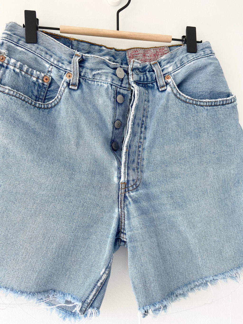 w29 Vintage Levi’s 901 button shorts light blue wash   Made in France 1995