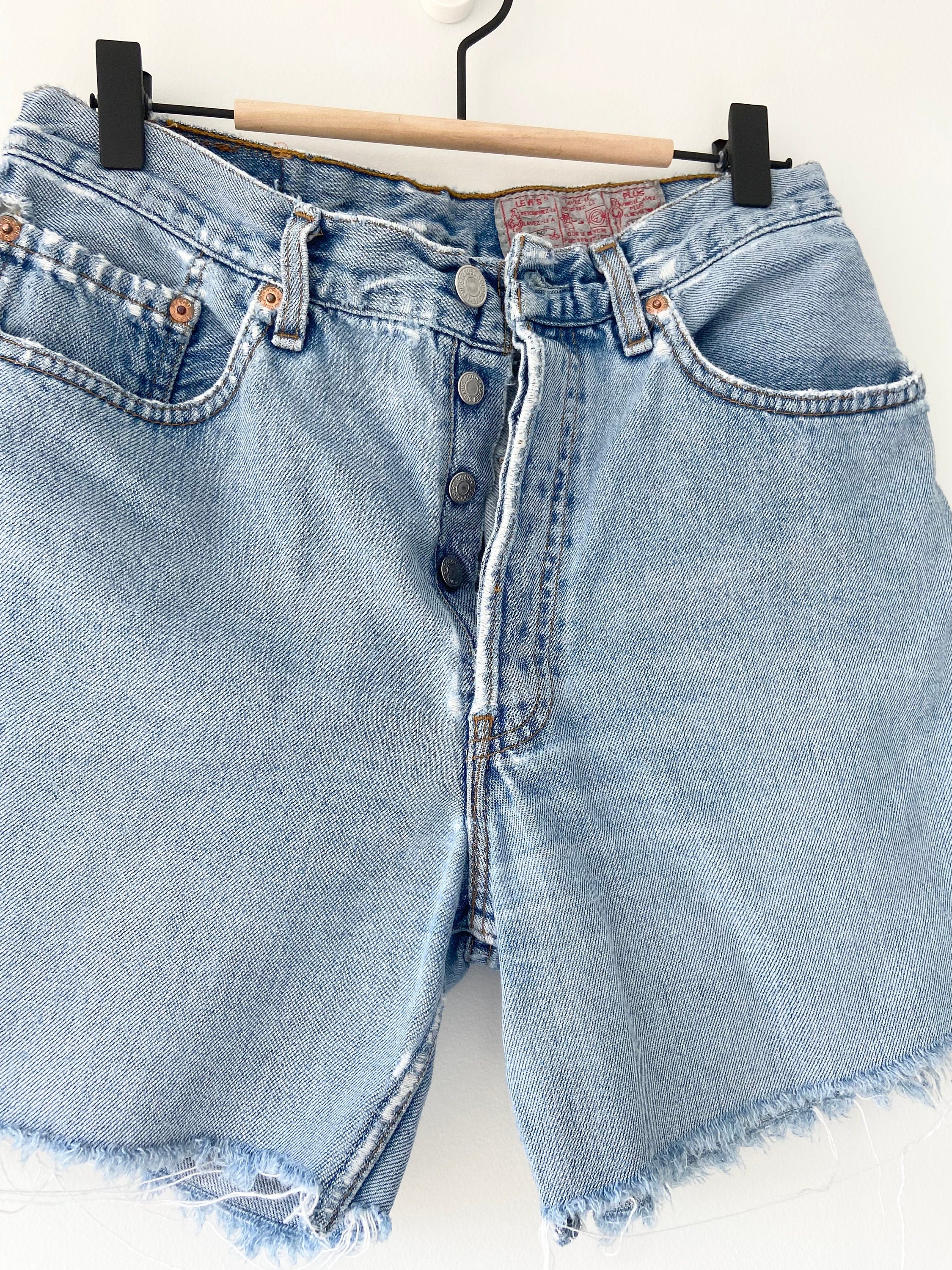 w29 Vintage Levi’s 901 button shorts light blue wash   Made in France 1995