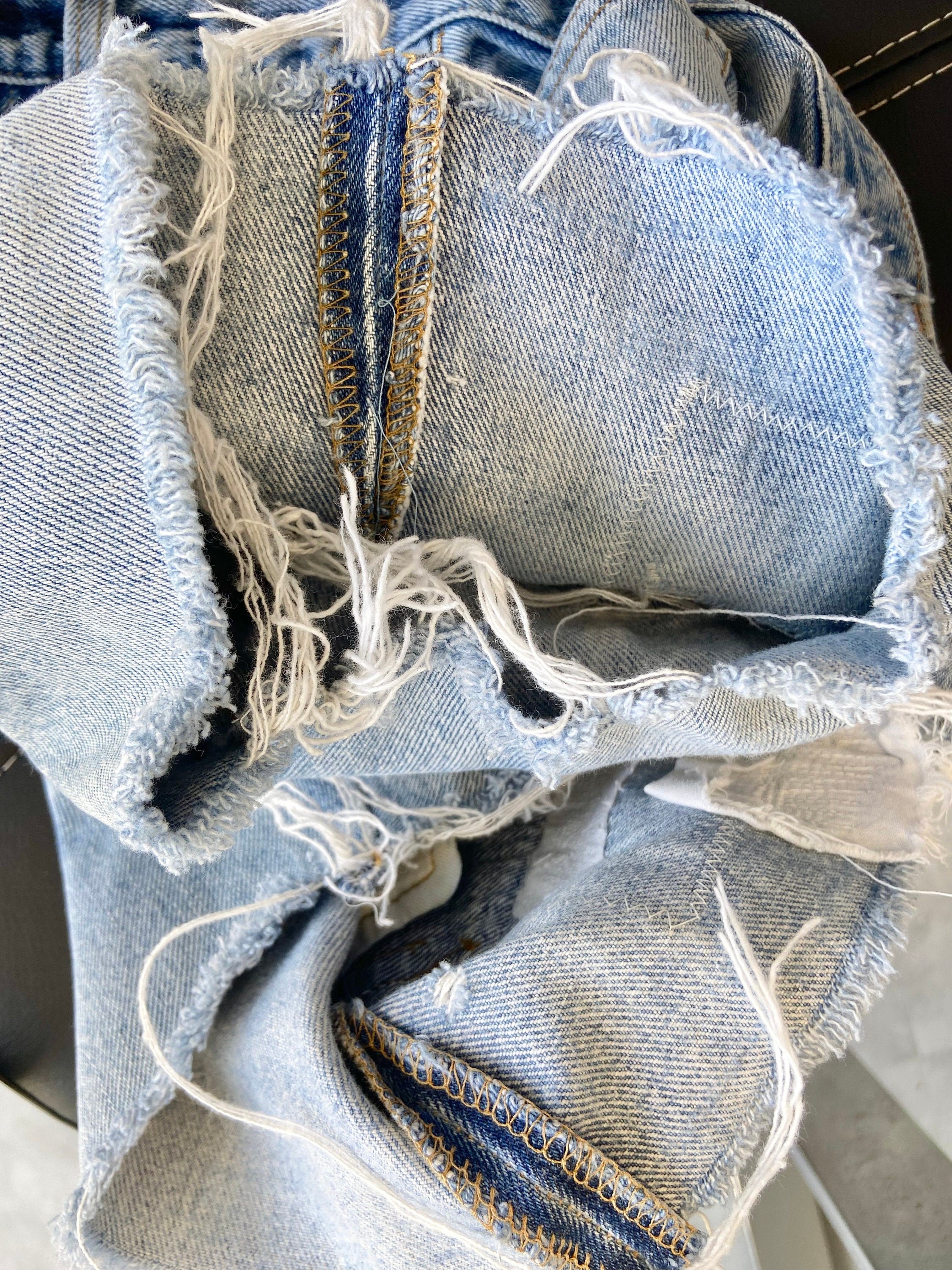 w26 Vintage Levi’s 501 shorts 70s/80s patch work distressed