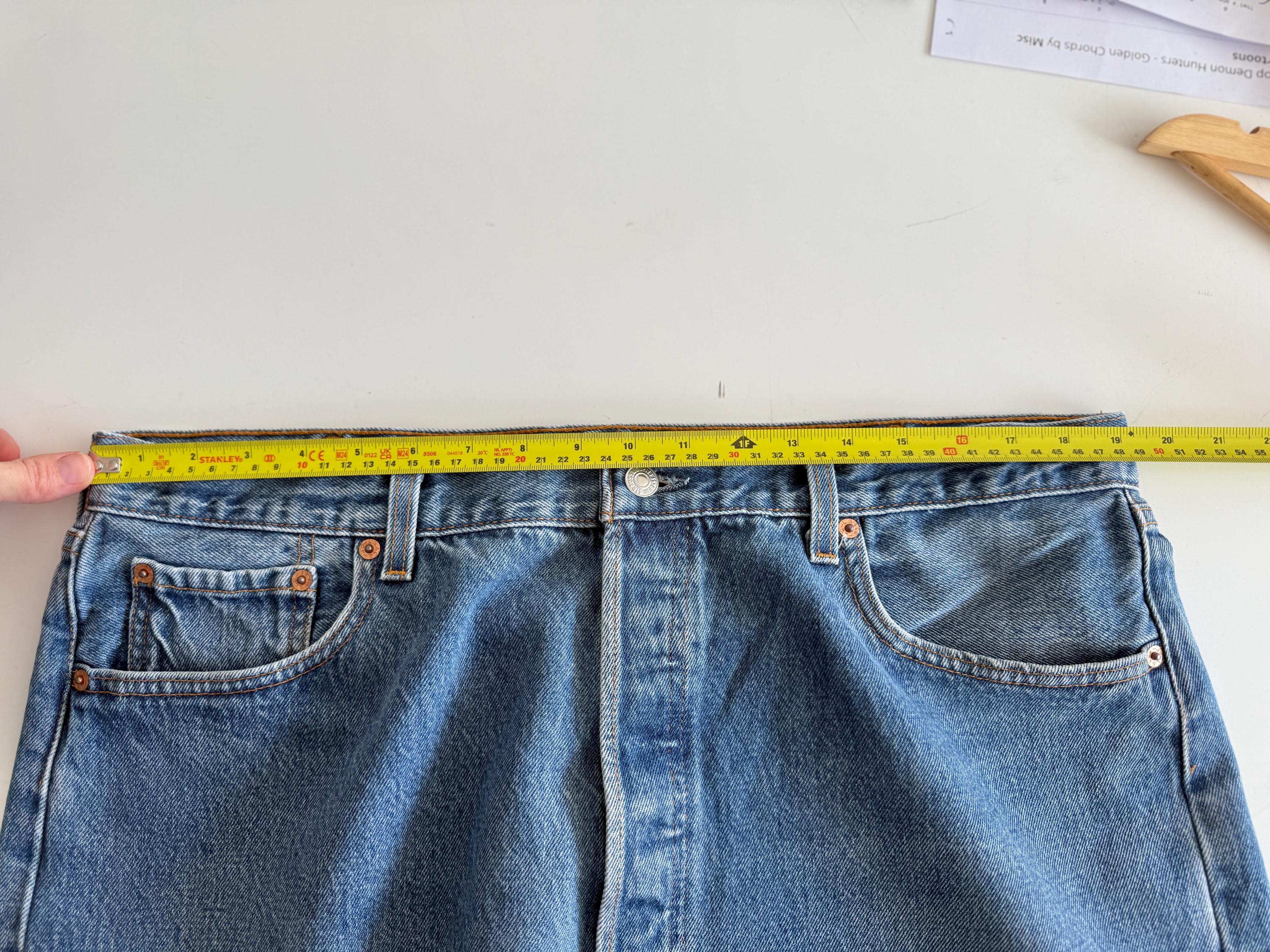 W38 L35 vintage Levis 501 37-38” measured waist medium dark blue made in USA 90s