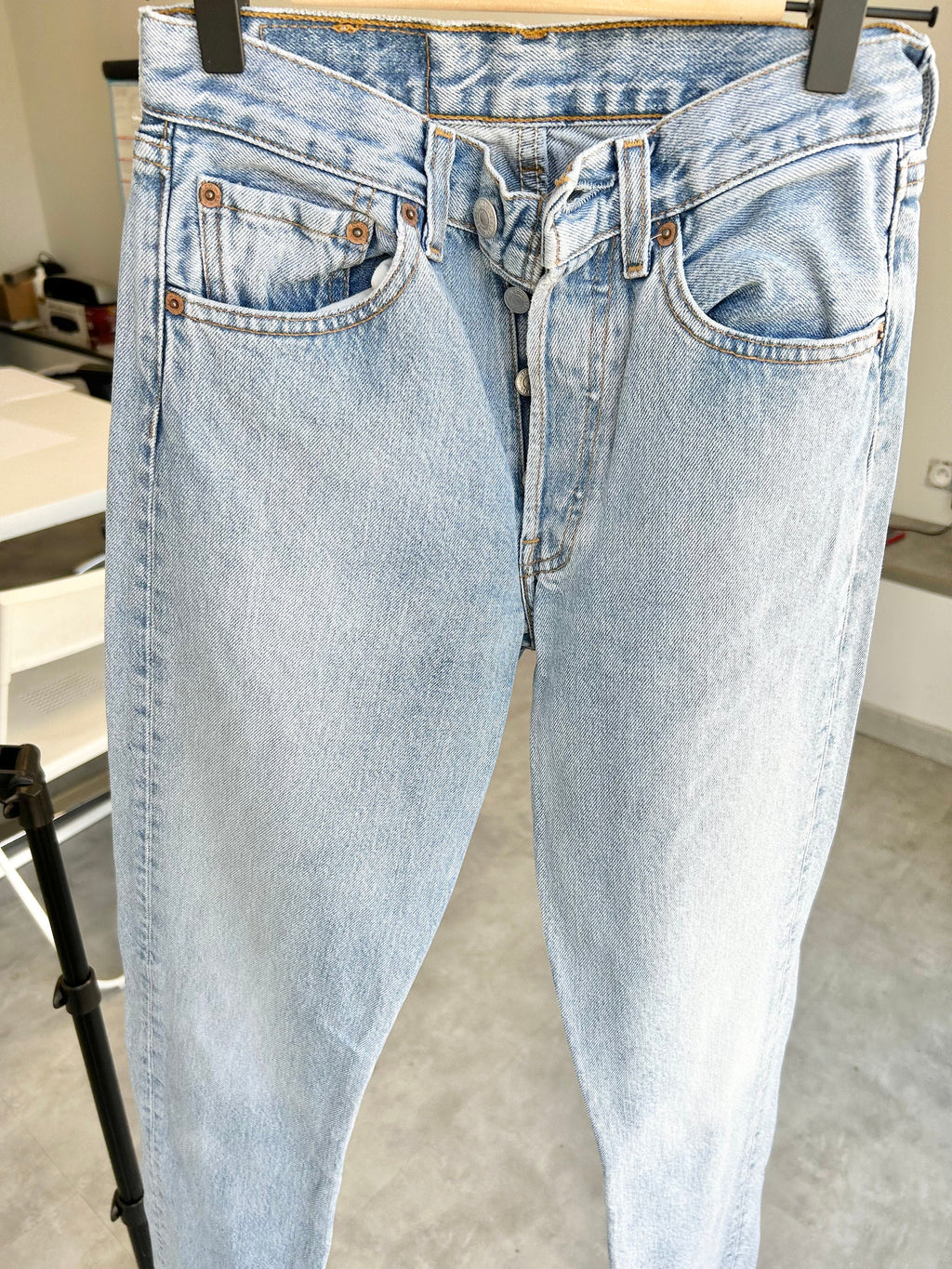 Levis 501 jeans w24 L30 light blue 501 stone wash  blue vintage 501s made in 90s -1