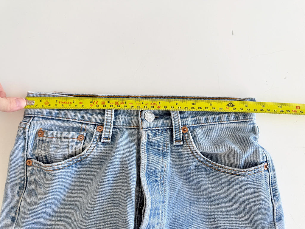 W26 L29 vintage Levis 501 25-26” measured waist light faded denim made in USA 90s