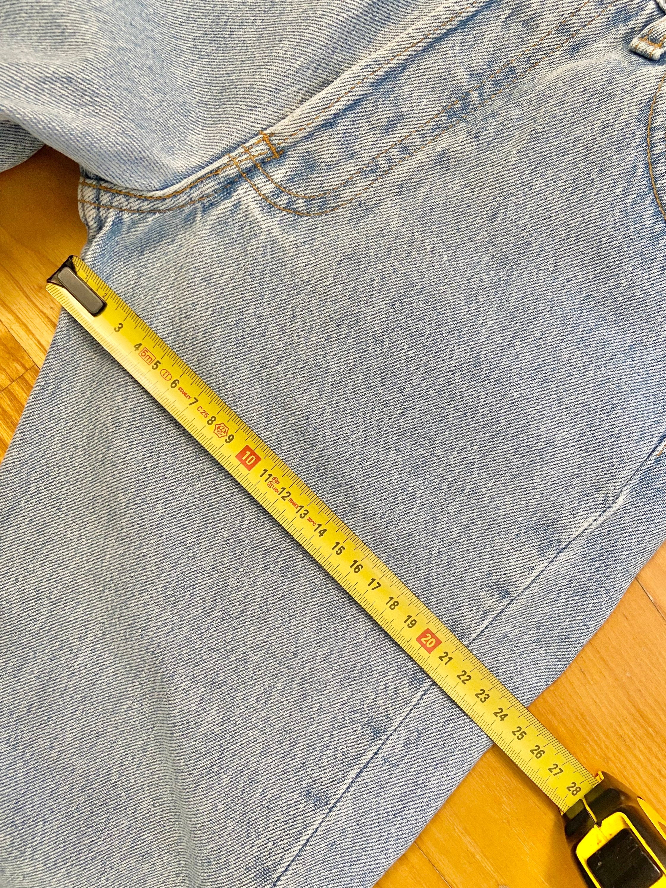 Levis 501 jeans w24 L25  light blue denim 501 made in France  vintage Levi’s faded light blue denim 90s vintage