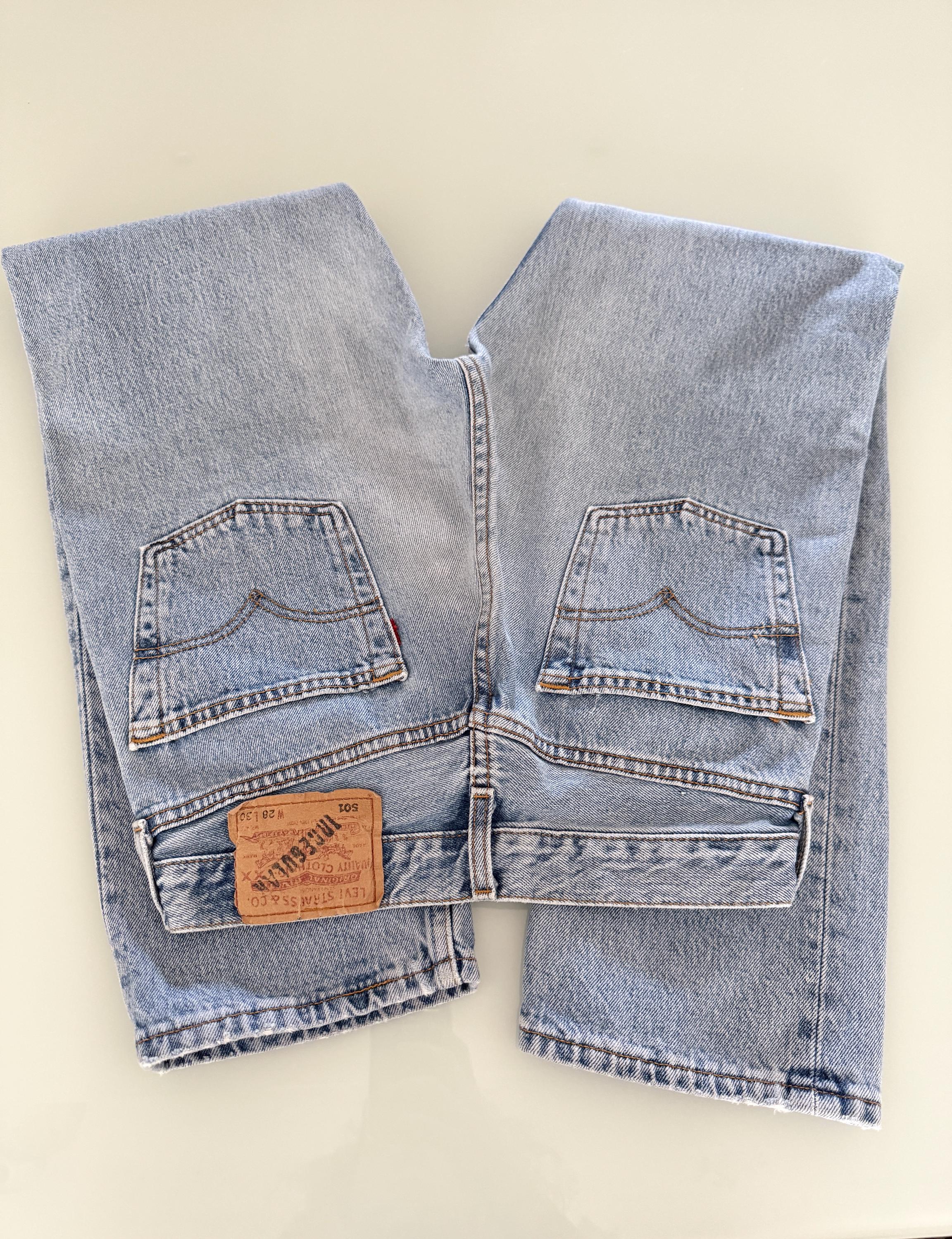 W27 L29 Levis 501 vintage 26-27” measured waist light faded blue 501s made in France 90s