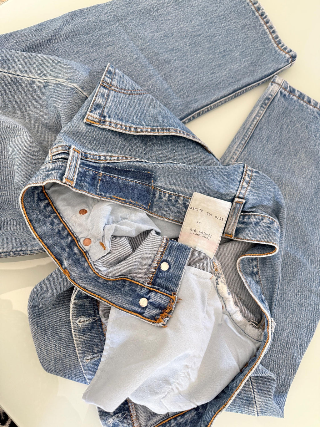 W36 L29 Levis 501 vintage 36” waist medium blue 501s made in Canada year 2000