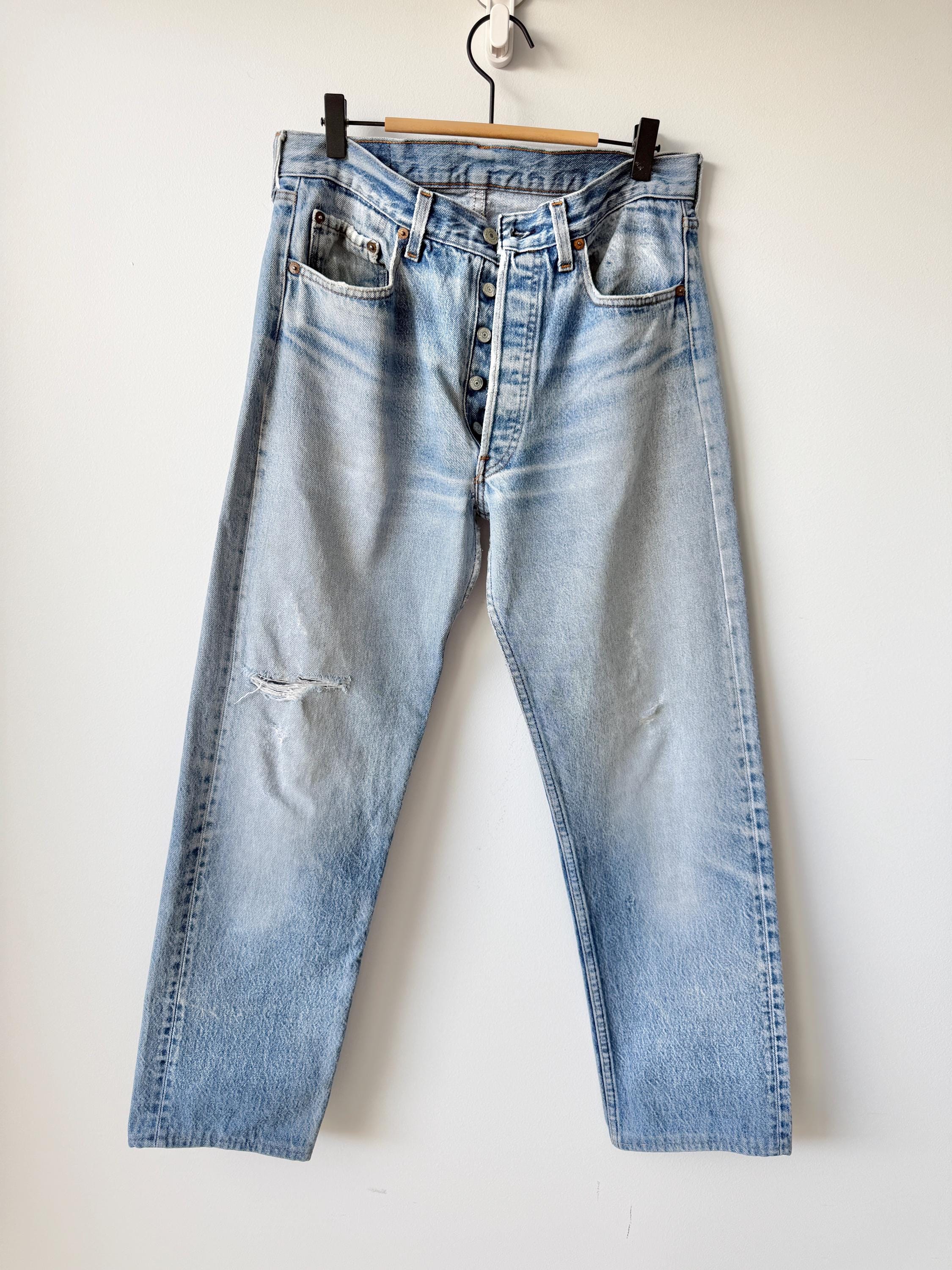 Held ***W31 L29 vintage Levis 501 29-31” measured medium faded denim made in USA 80s distressed rippped denim