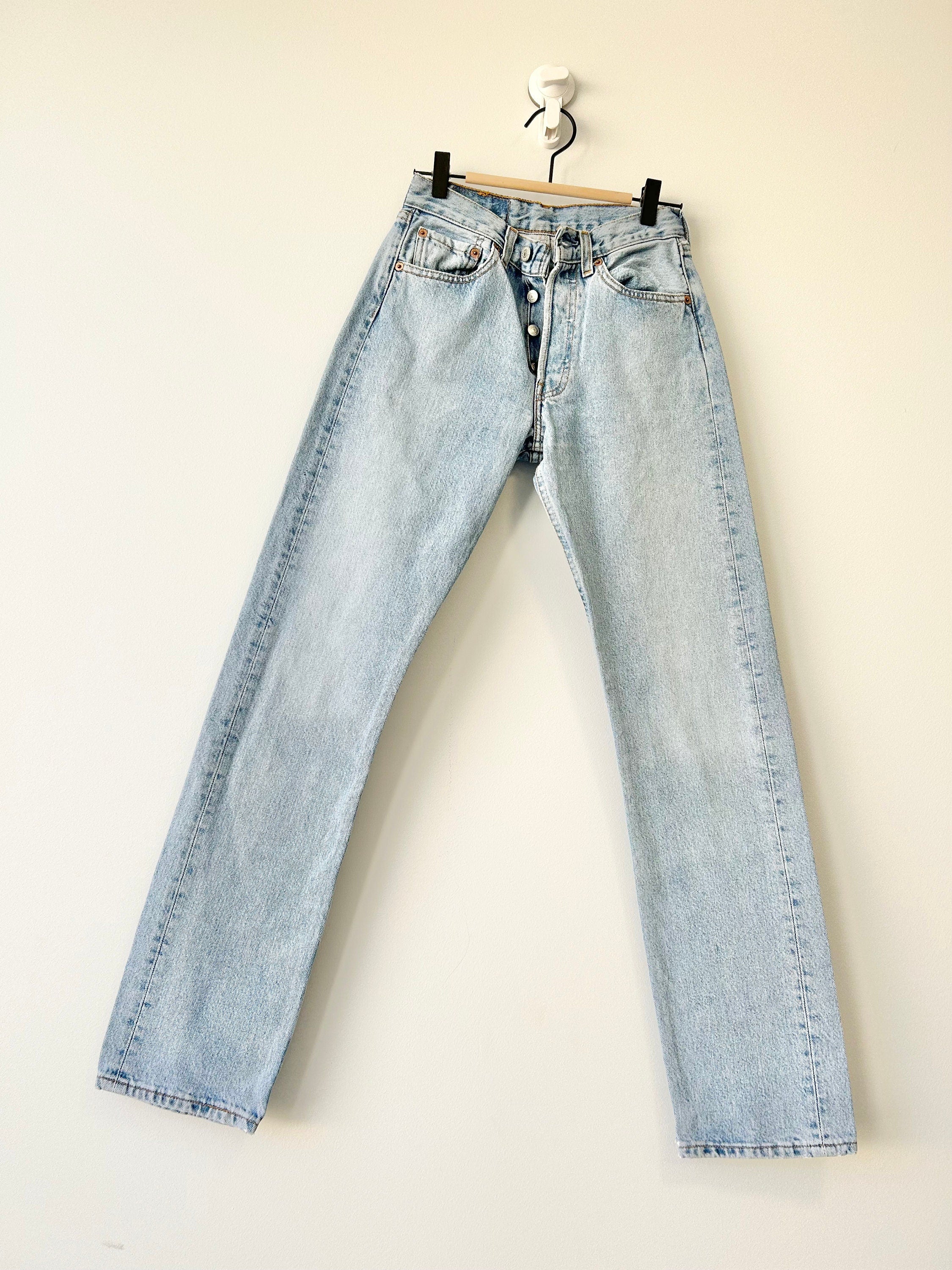 Levis 501 jeans w24 L30 light blue 501 stone wash  blue vintage 501s made in 90s -1