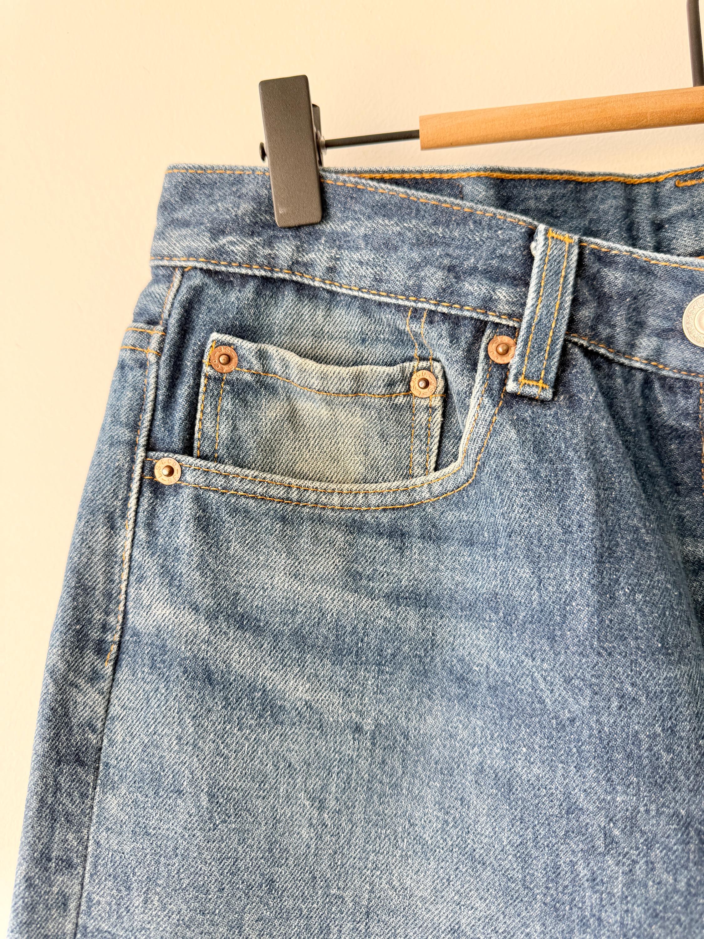 W31 L30 Levis 501 vintage 30-31” measured waist dark blue made in USA 90s