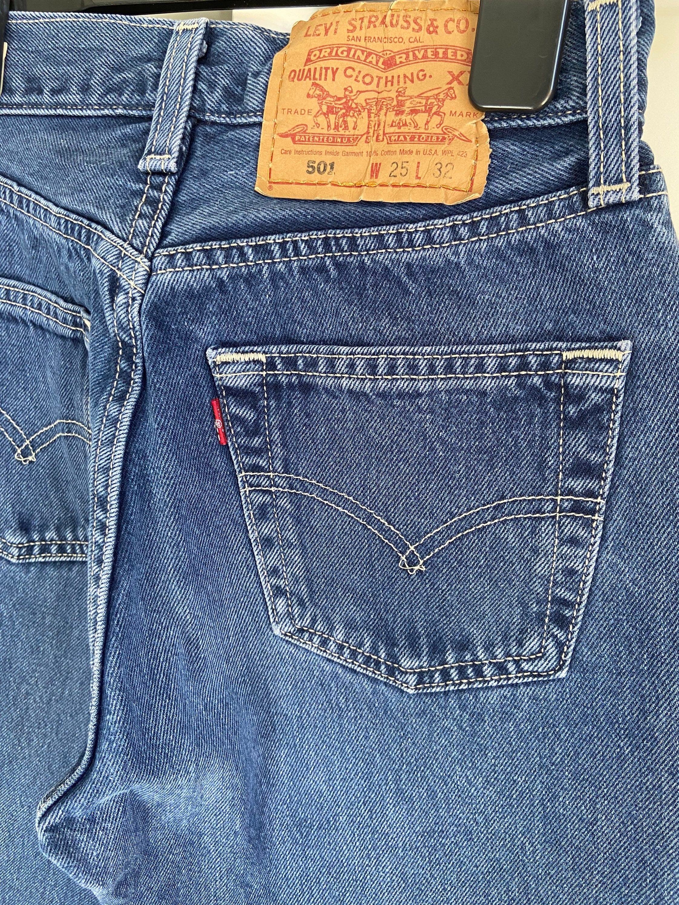 w23 L31 Vintage levis 501 made in USA tag for women vintage 501s 90s Levi’s 501