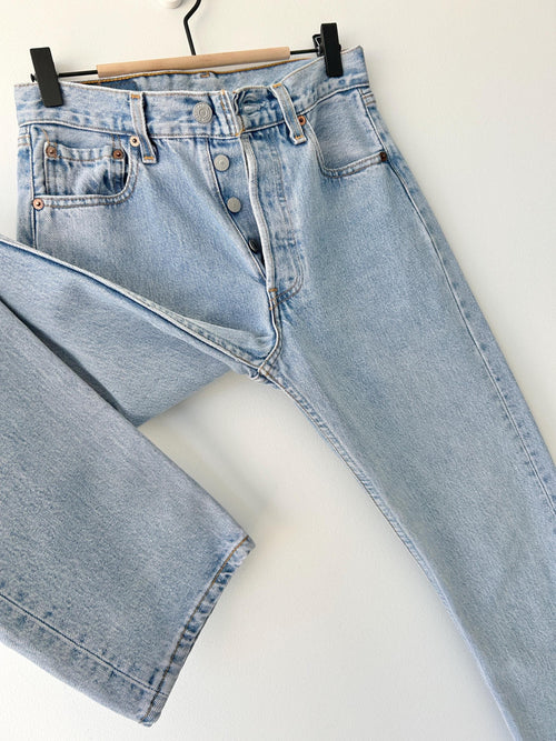 Levis 501 vintage w26 L31 Levi’s faded light blue straight leg Levi’s 501 90s USA vintage Levi’s 501  (25/26 waist)