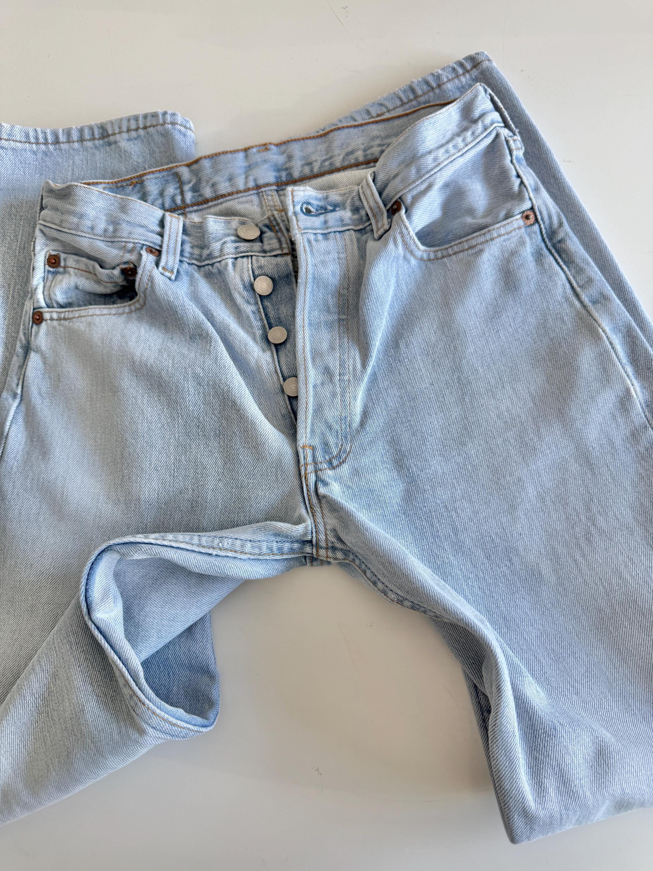 W27 L29 Levis 501 vintage 26-27” measured waist light blue faded 90s made in USA hol