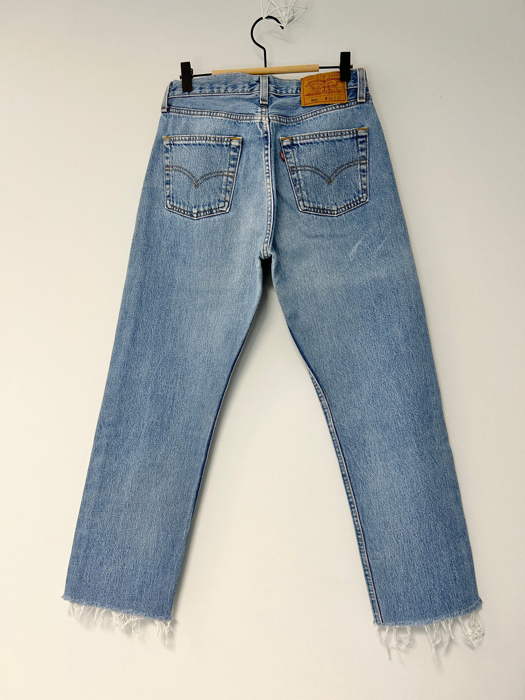 w27 L27 Levis 501 jeans medium blue Levi’s 501 vintage blue 501 vintage Levi’s made 90s made in USA