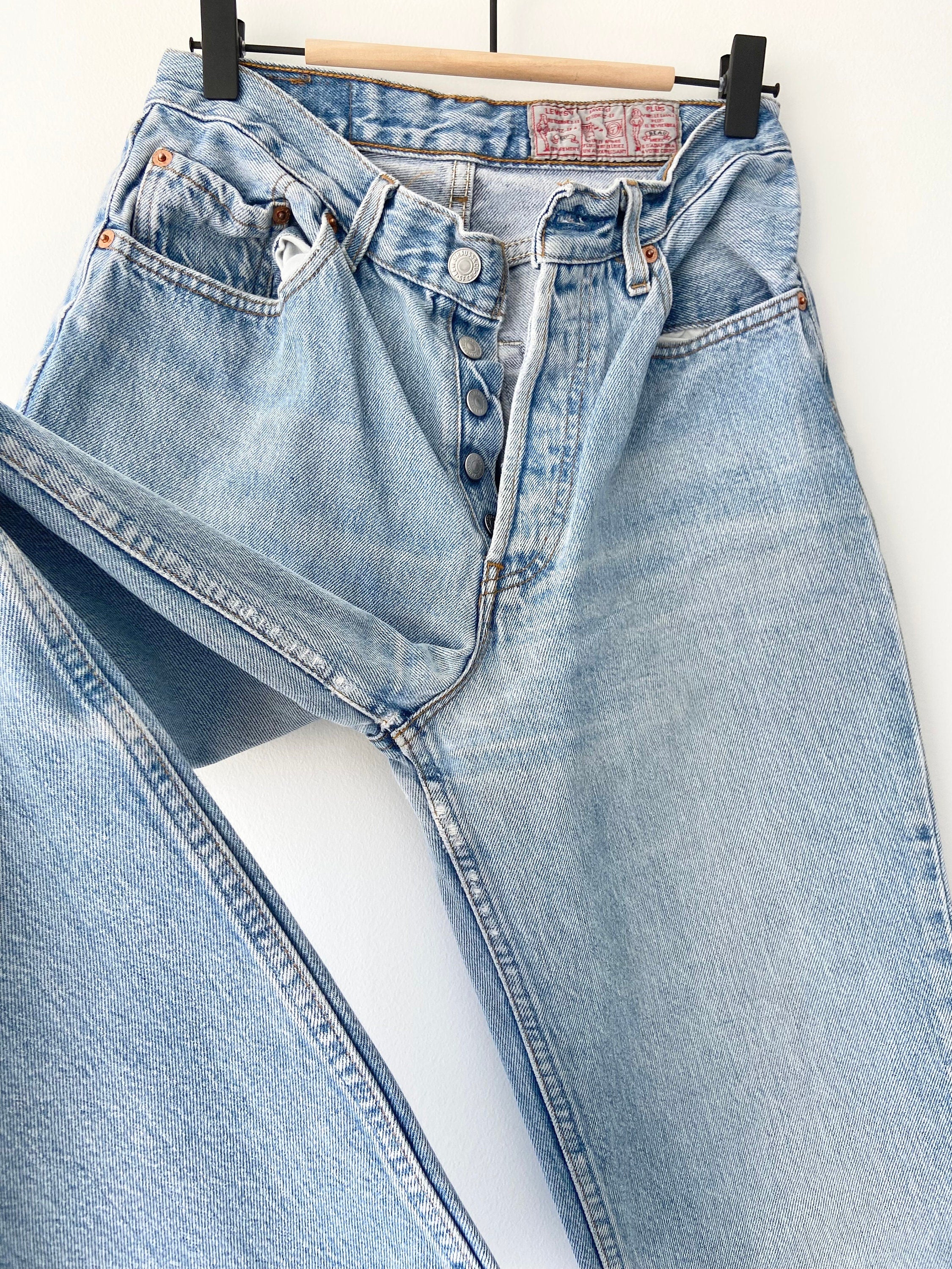 Vintage Levi’s 901  w26” L28” made in France 1994