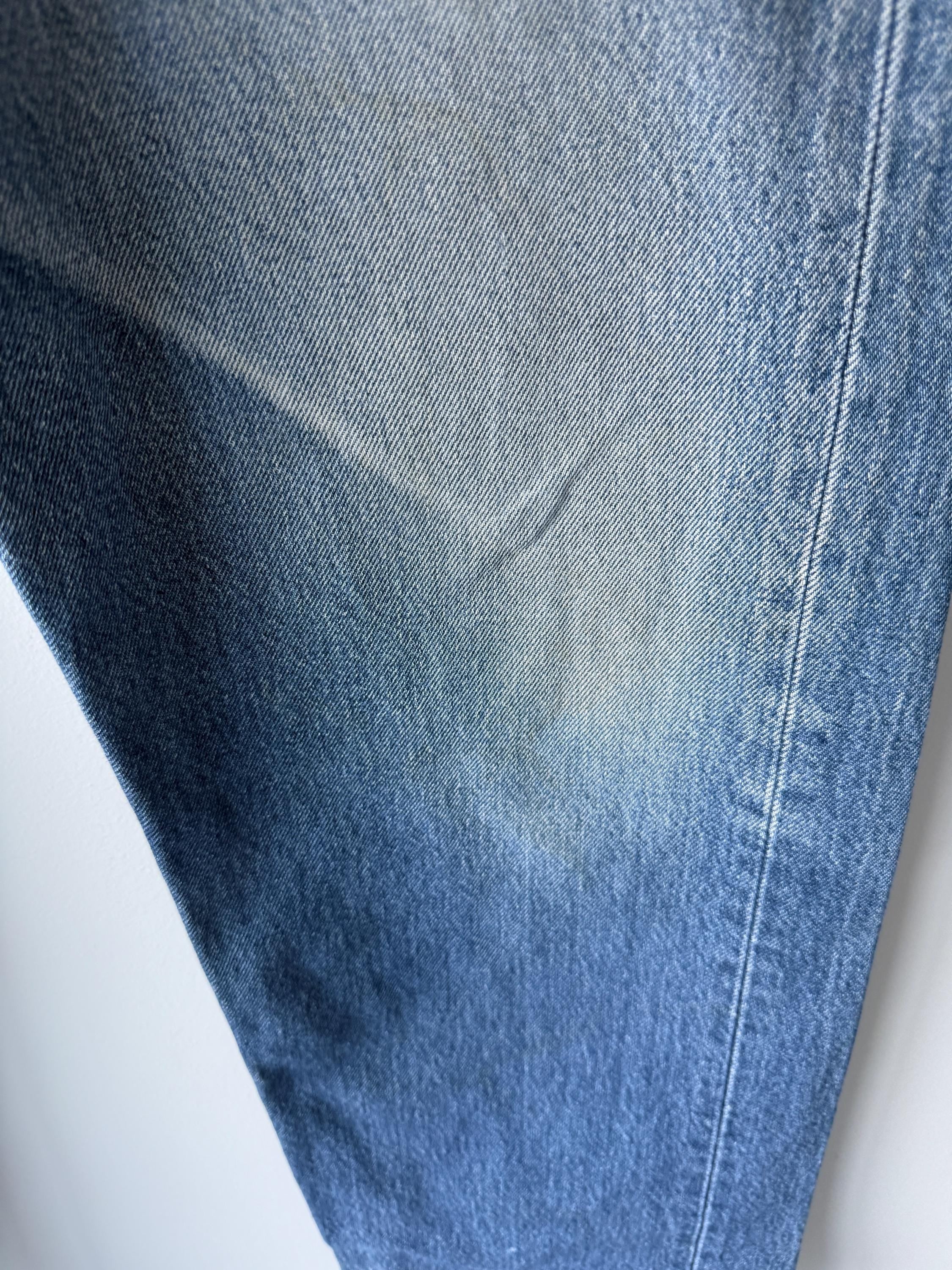 W34 L31 vintage Levis 501 33-34” measured whiskers faded dark blue made in USA 90s