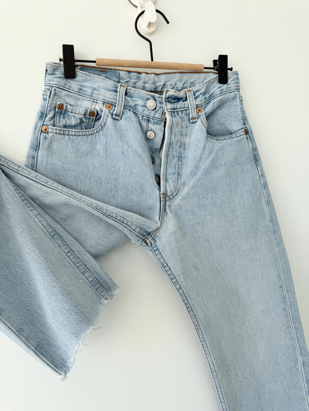 W25 L27 Levis 501 vintage 25” waist light blue 501s made in France 90s (posted weekend)