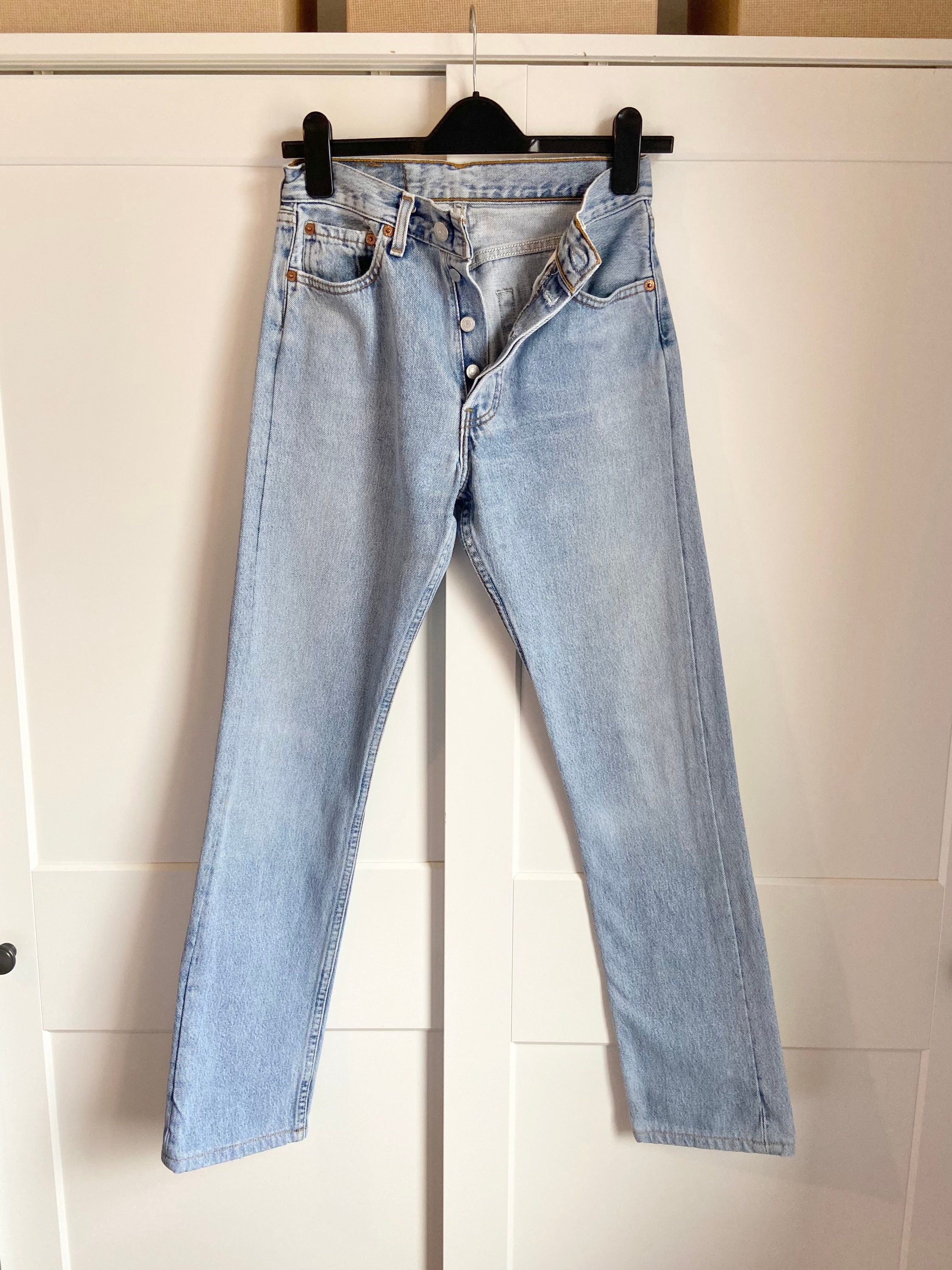 w26 L29 Vintage Levi’s 501 made in France 90s