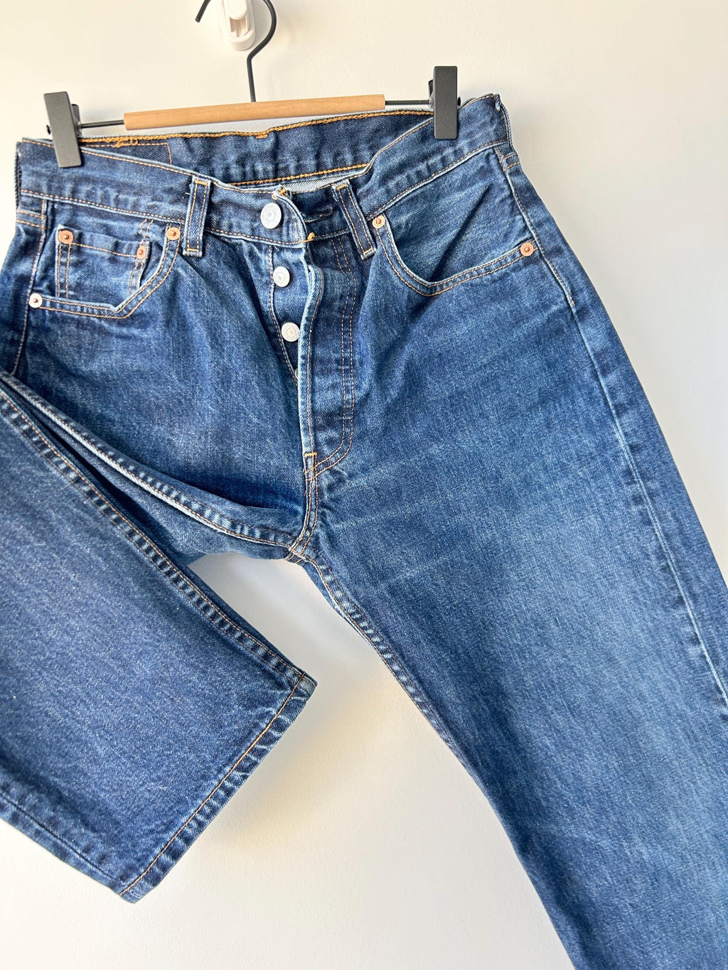 w28 L31 Levis 501 vintage dark indigo blue shade straight leg jeans made in Spain 501 vintage 28” waist decuk