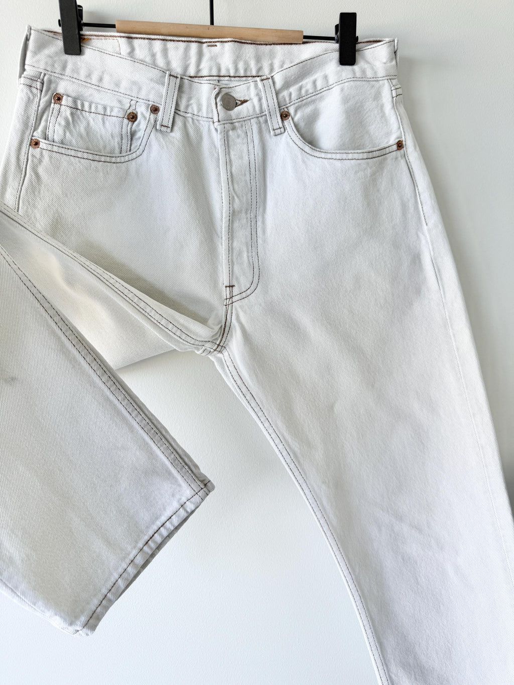 w30 L33 Levis 501 29-30” waist vintage beige 501s  made in USA 90s straight leg jeans 501