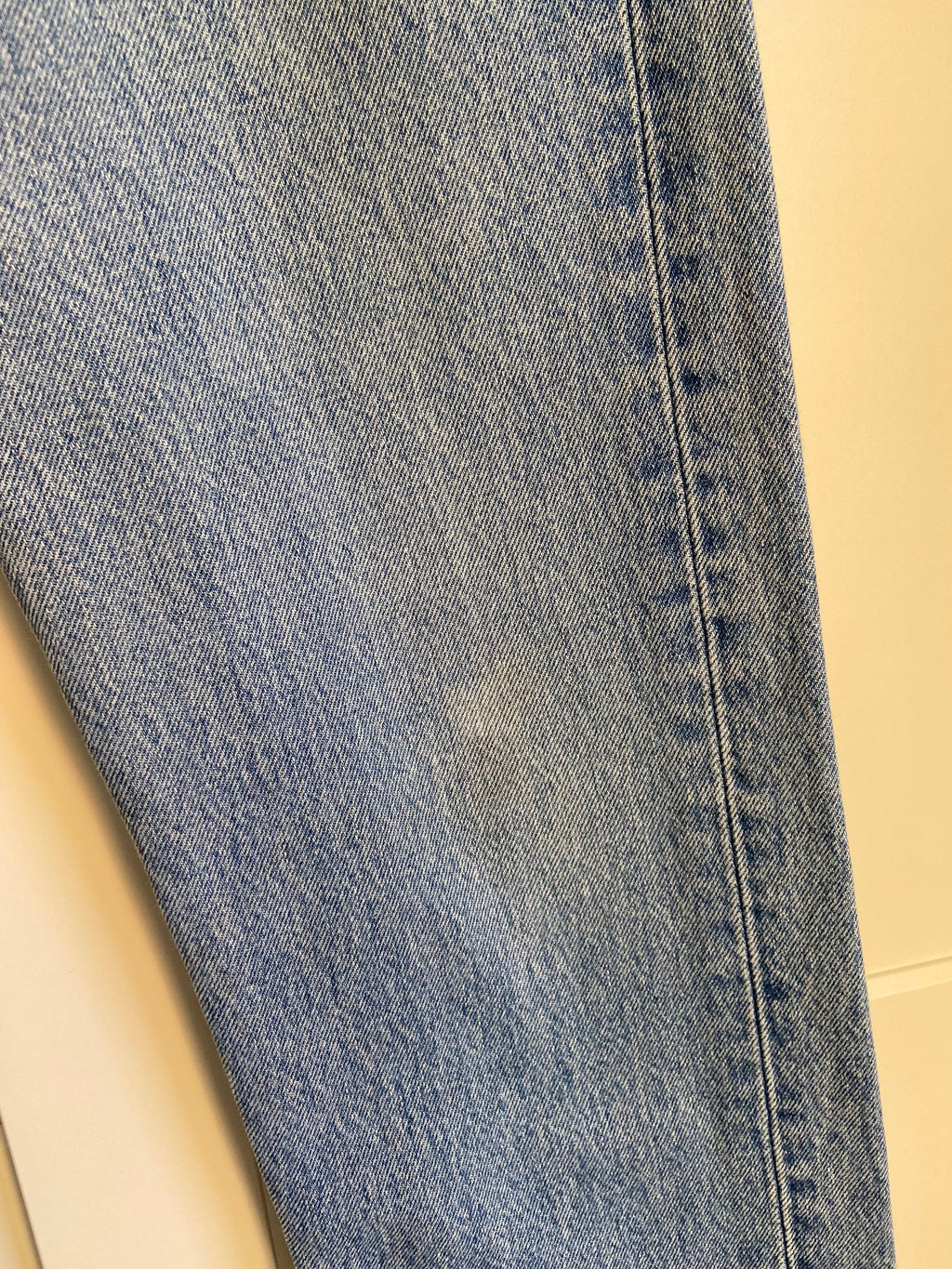 Vintage levis 501 jeans w26” made in USA