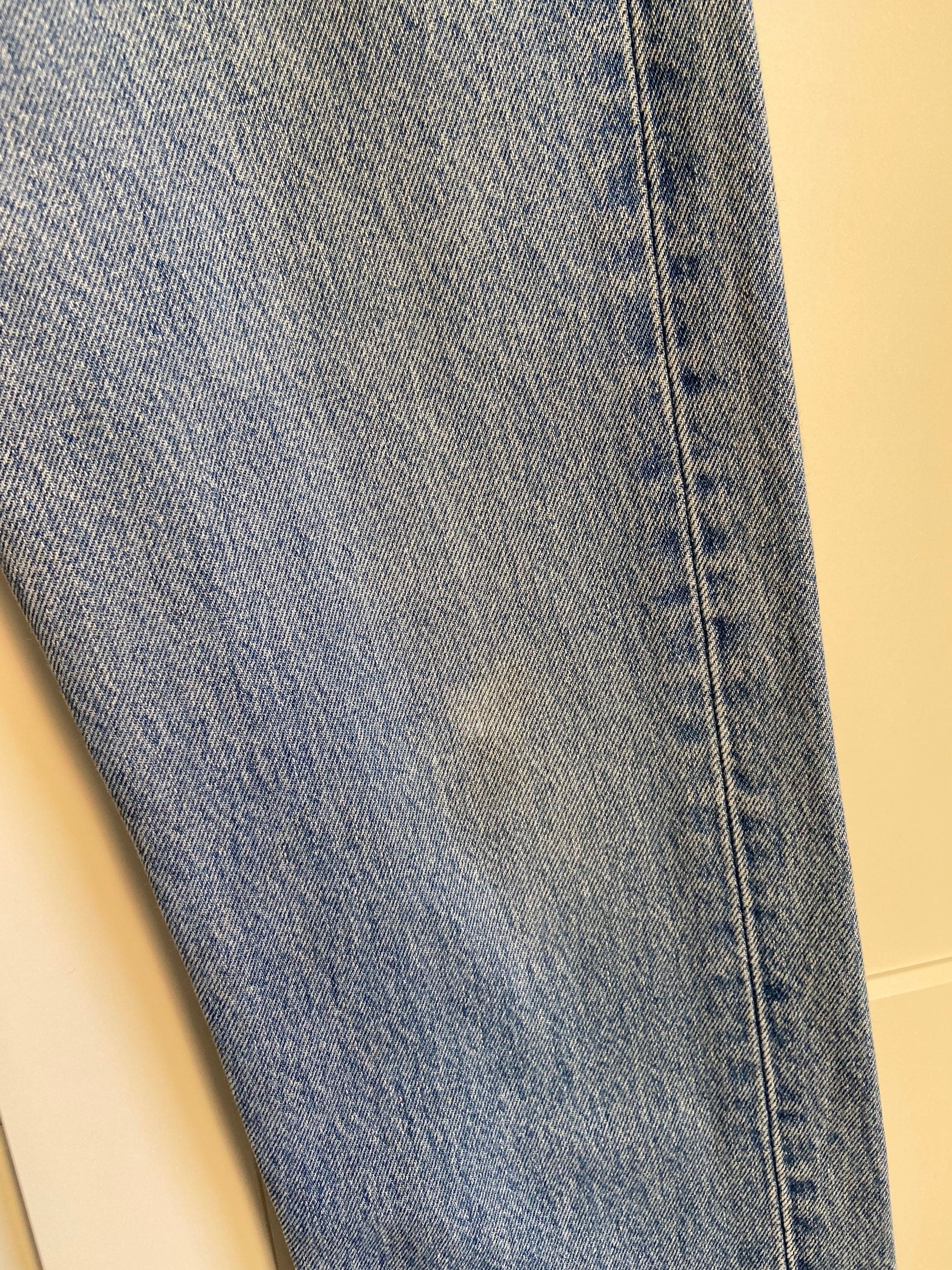 Vintage levis 501 jeans w26” made in USA