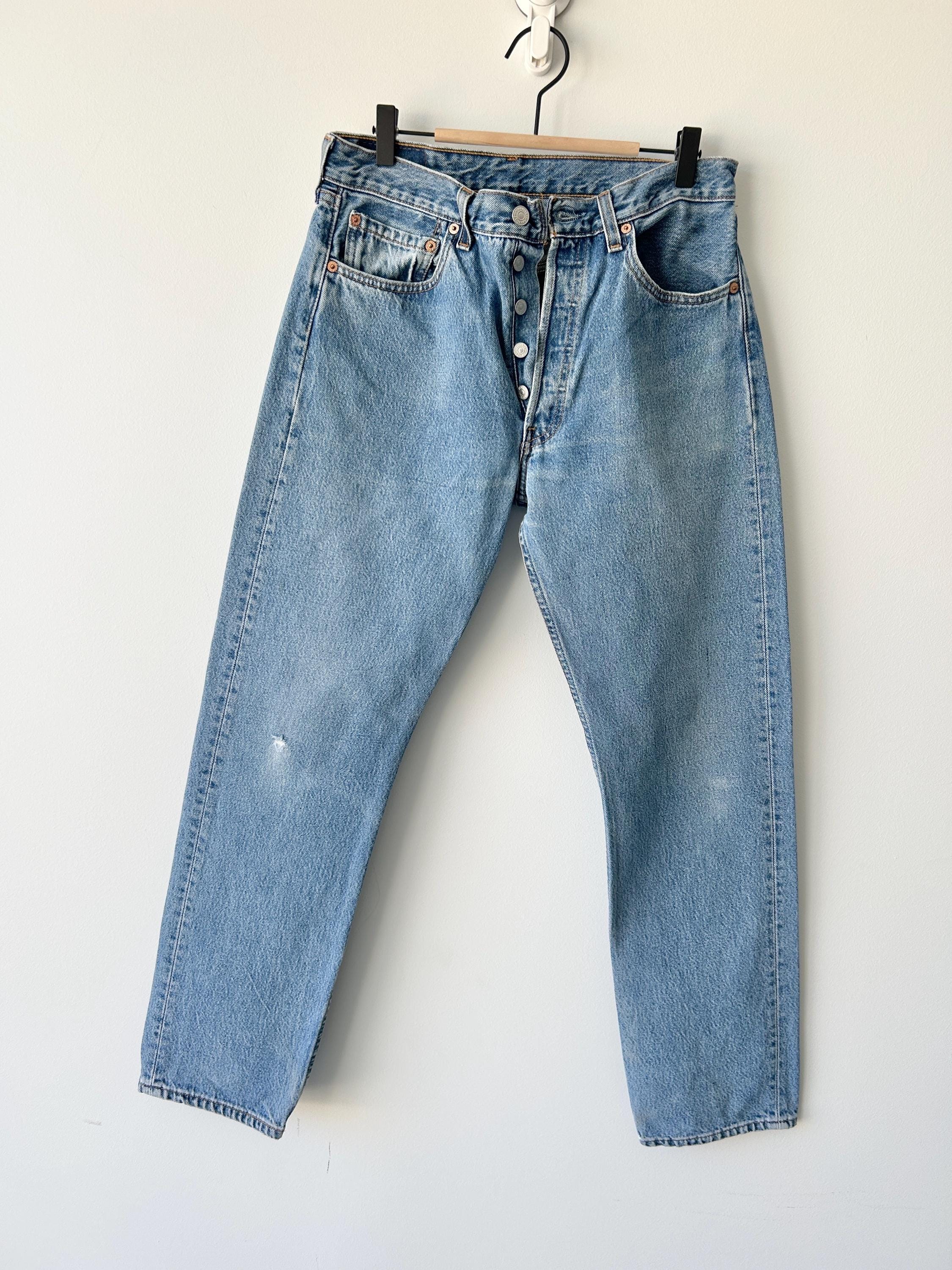 w29 L31 Levis 501 vintage Levi’s medium blue straight leg Levi’s 501 made in USA vintage Levi’s 501  (29” waist)