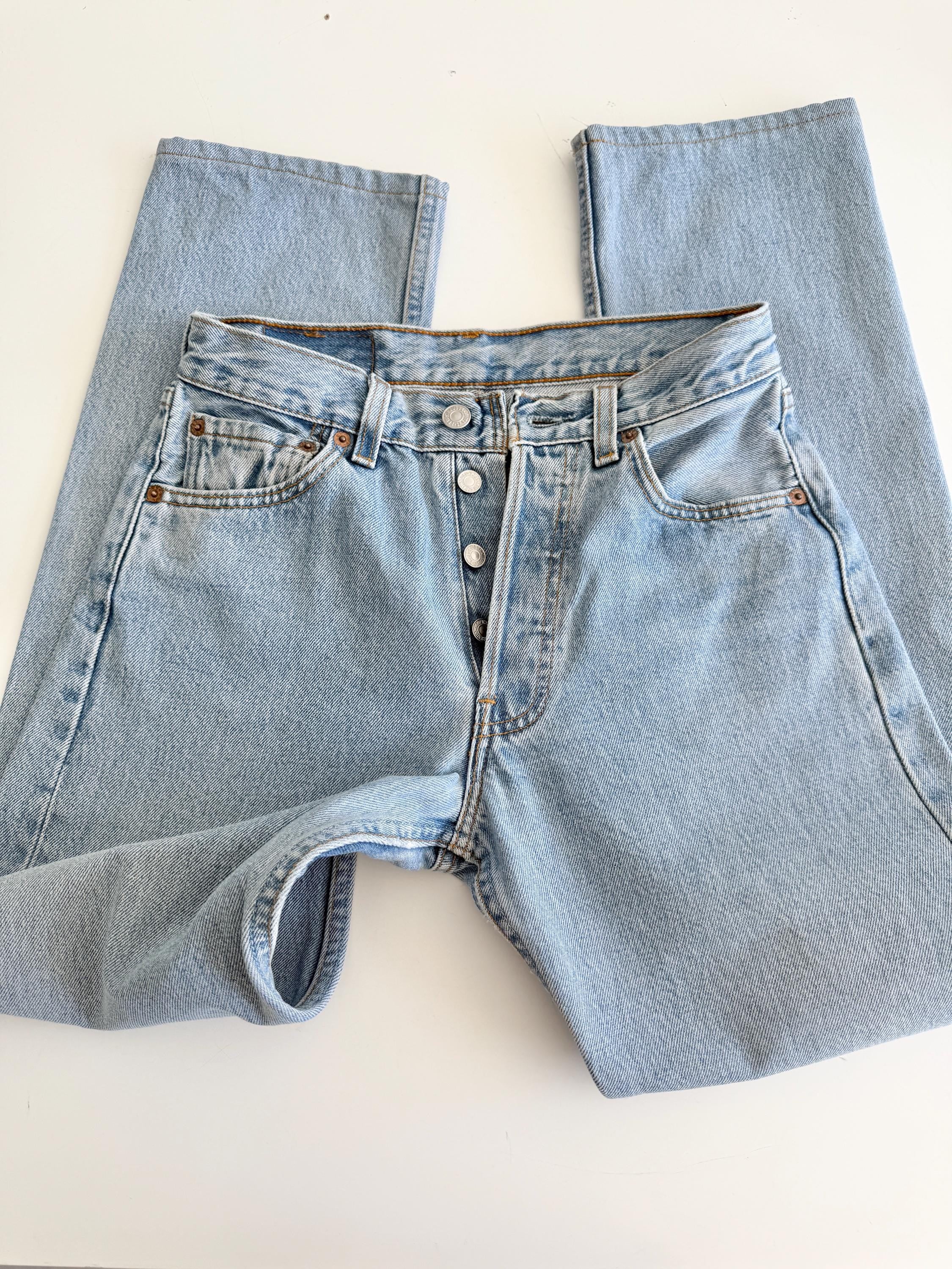 W26 L28 Levis 501 vintage 25-26” waist light blue 501s made in USA y2k