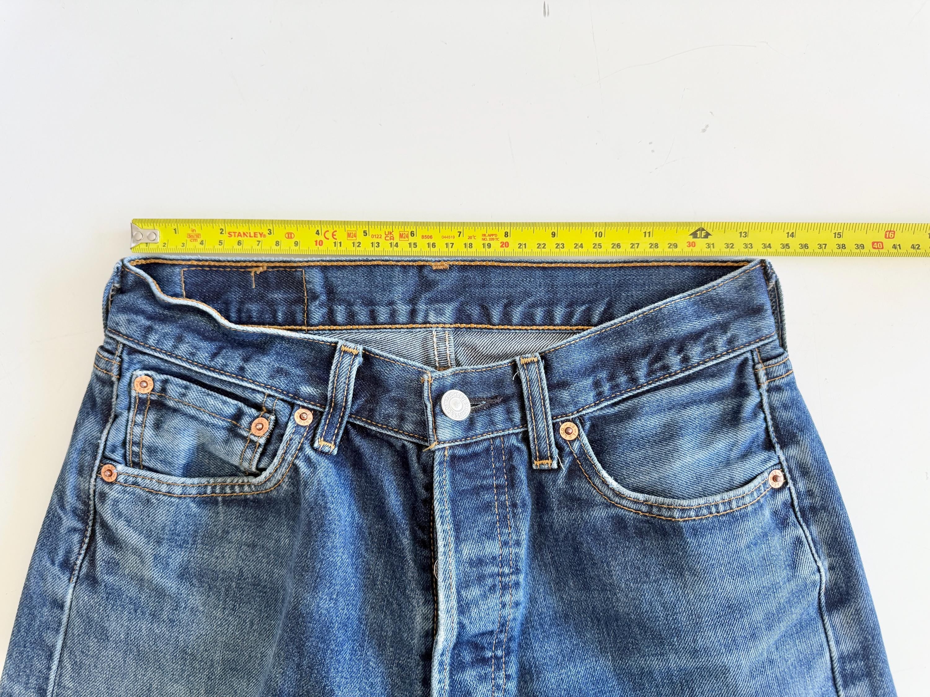 W27 L28 vintage Levis 501 26-27” measured dark blue made in y2k (iuk)