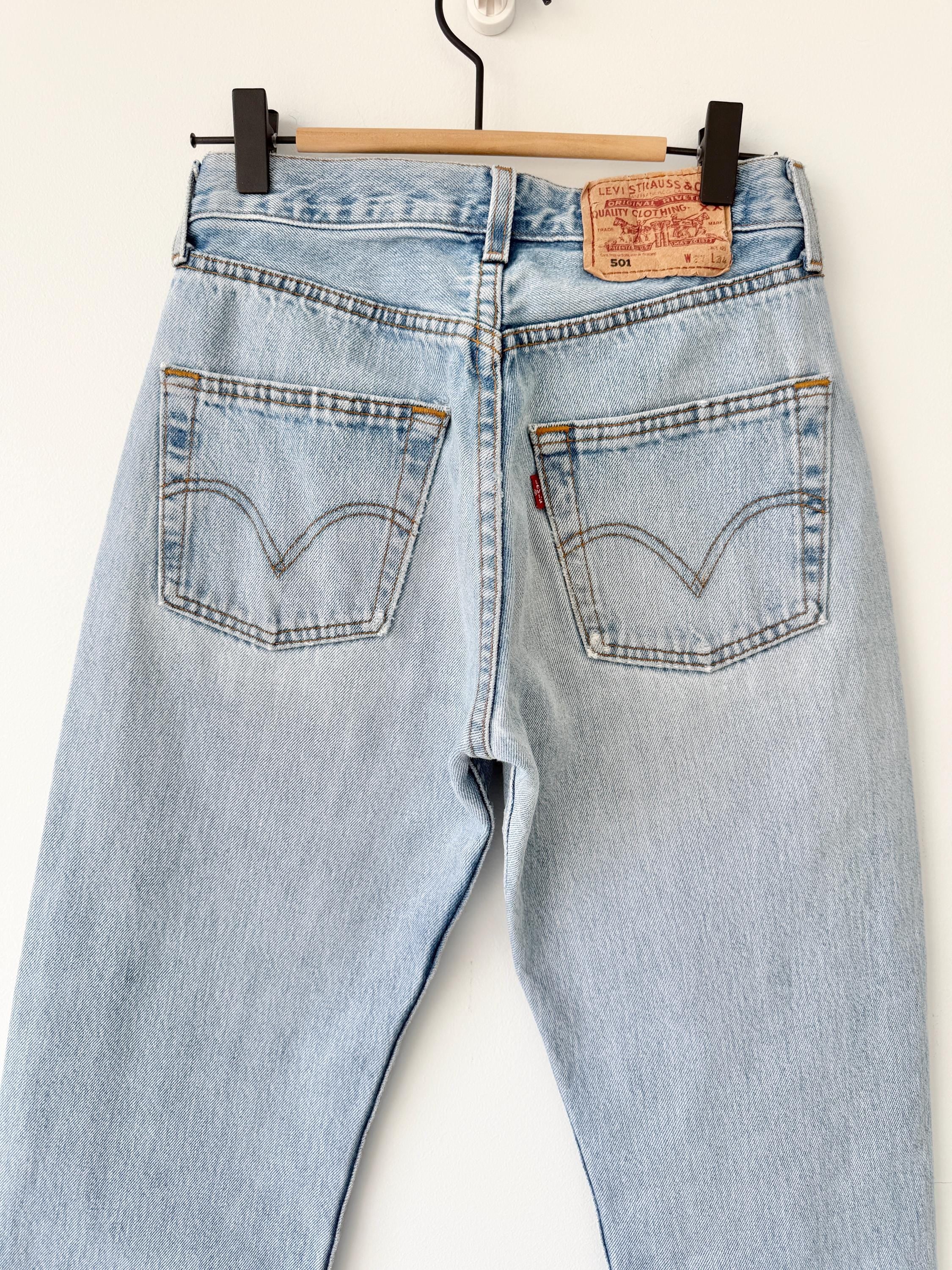 W25 L31 Levis 501 vintage 24-25” measured waist light blue faded made in late y2k redone