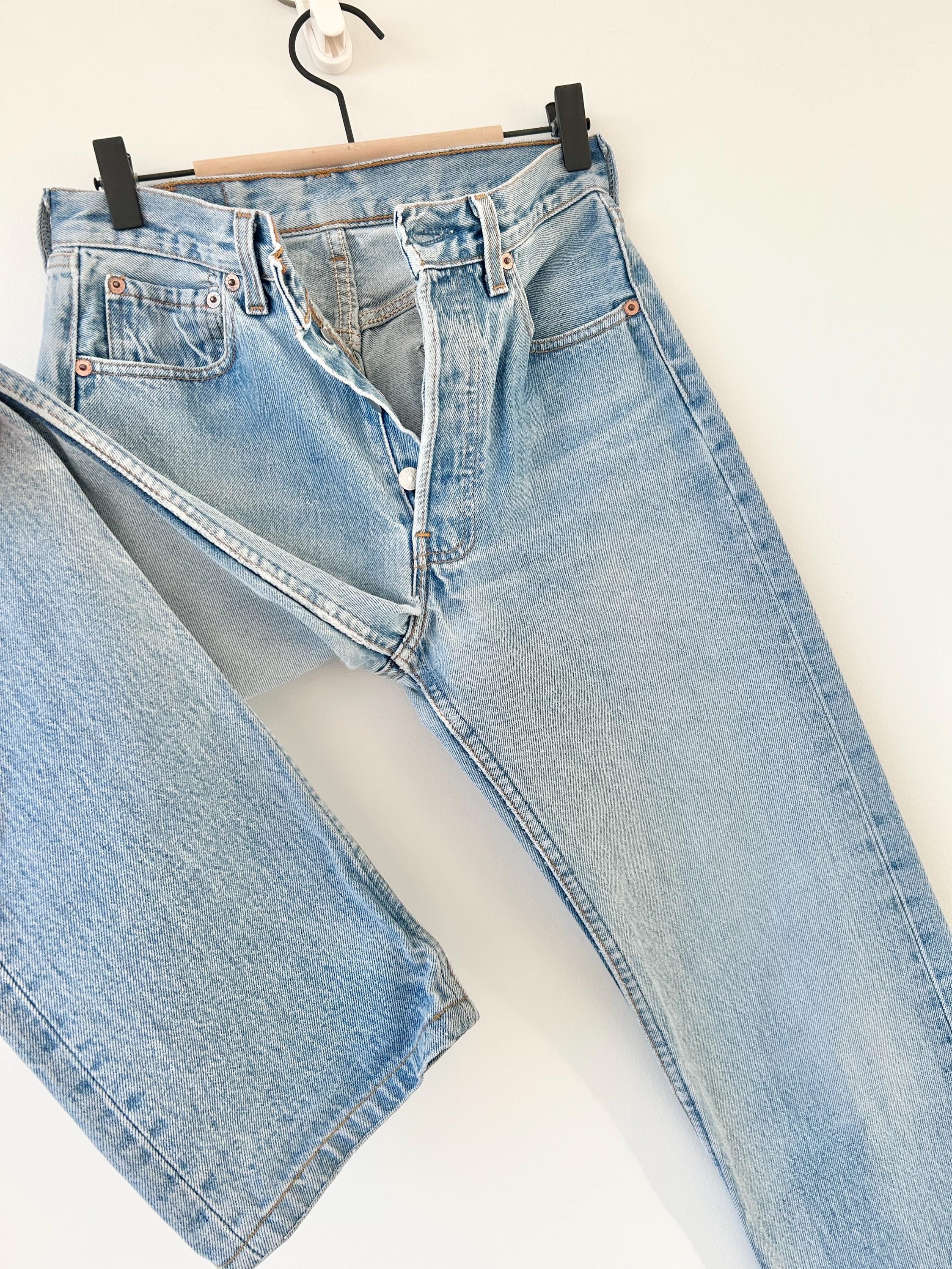w27 L31 Levis 501 vintage faded blue  made in USA straight leg 90s Levi’s 501 USA vintage Levi’s 501