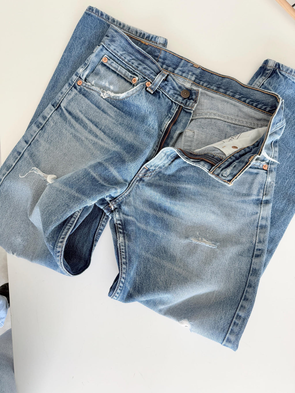 Levis 521 vintage w28/29 L28 dark faded blue 521 made in y2k straight leg jeans 521 28”/29” waist