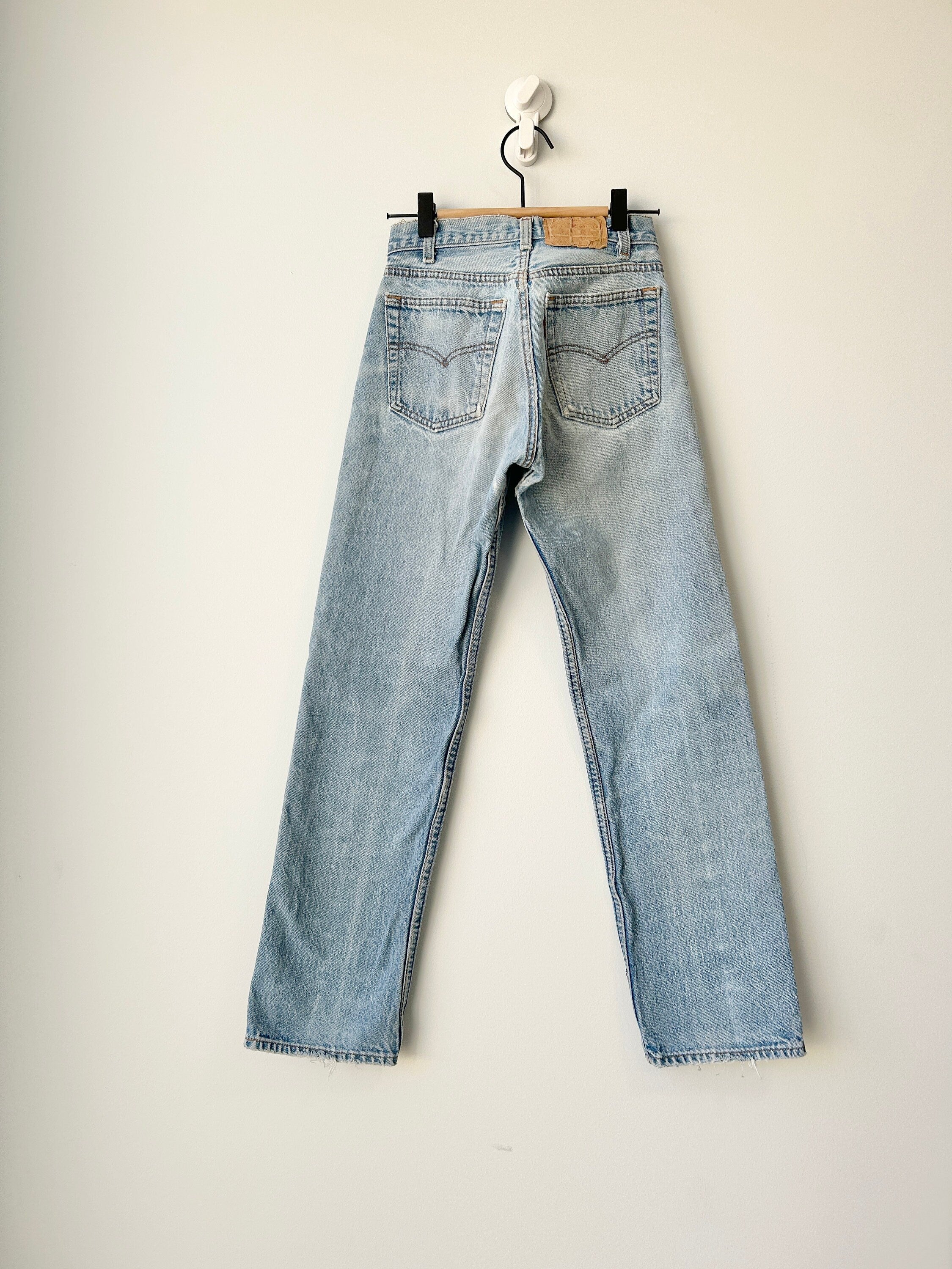 w23 L28 Levis 701 jeans light stonewash blue Levi’s 701 vintage light blue worn vintage Levi’s 80s made in USA