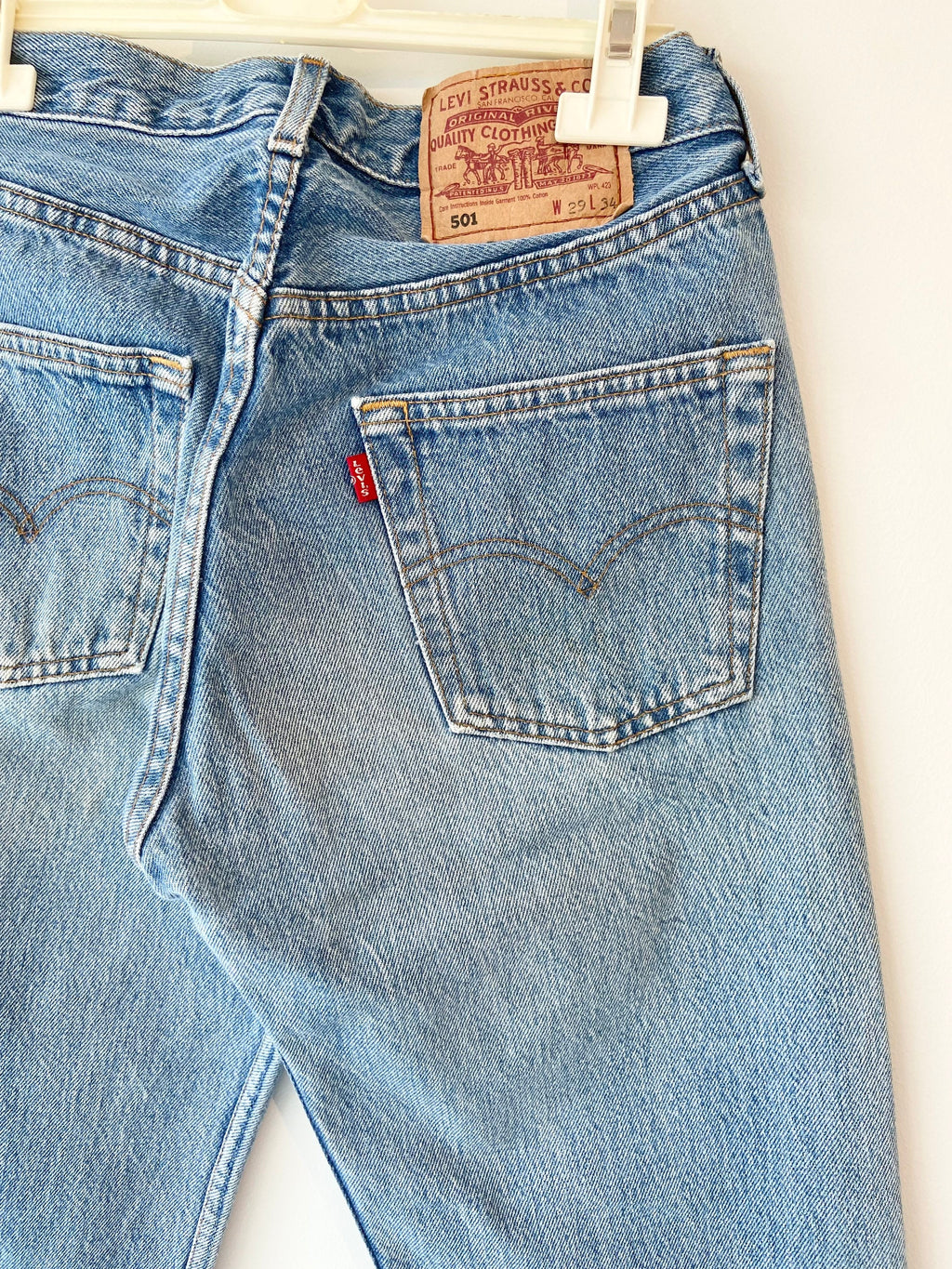 w27 L32 Vintage Levi’s 501 made in France  1995