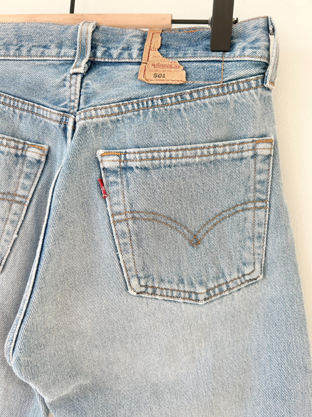 w27 L31 Levis 501 vintage faded blue  made in USA straight leg 90s Levi’s 501 USA vintage Levi’s 501