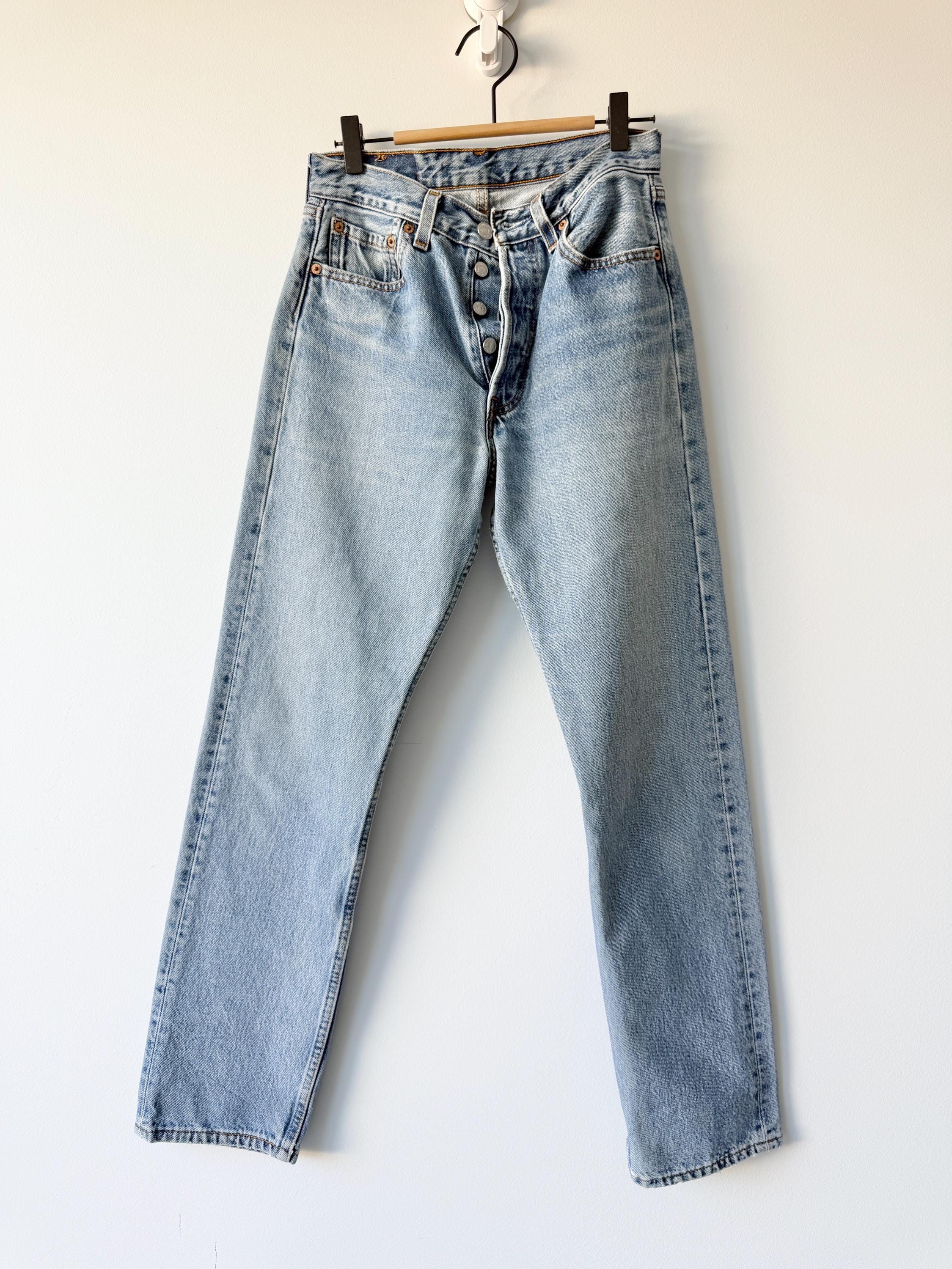 W27 L29 Levis 501 vintage 26-27” measured waist medium blue made in USA 90s for women tag