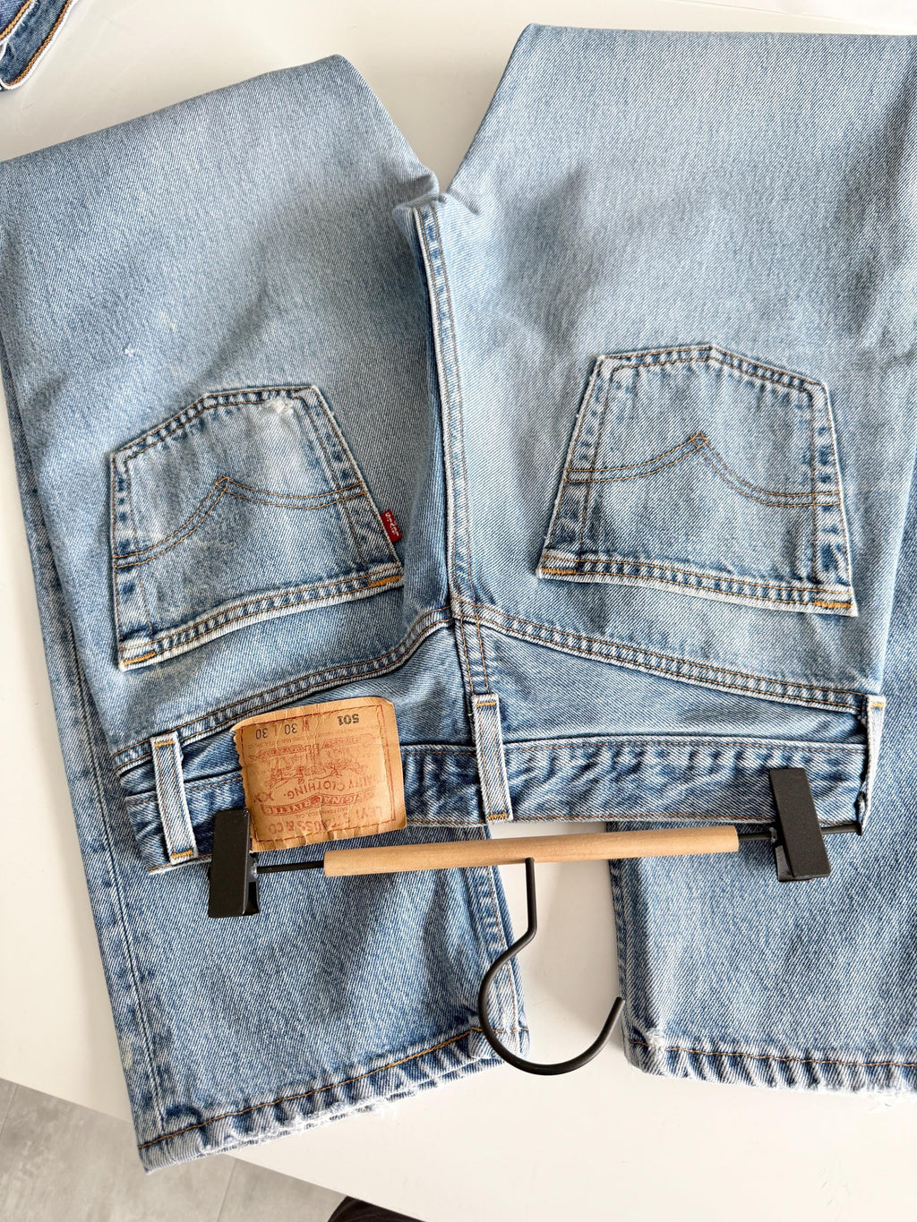 W28 L29 vintage Levis 501 27-28” measured waist faded made in USA 90s