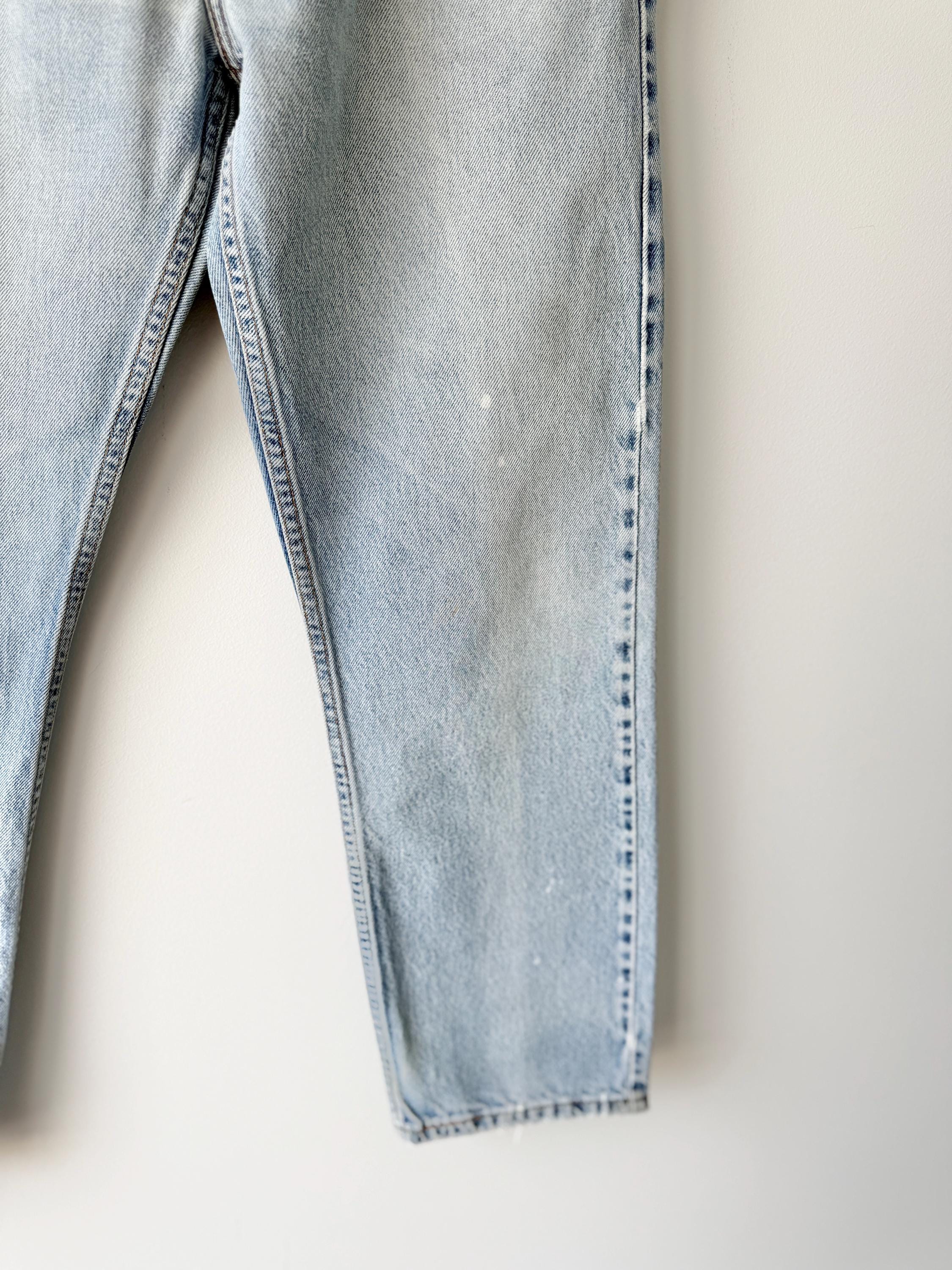 W31 L28 vintage Levis 505 31” measured waist faded light blue made