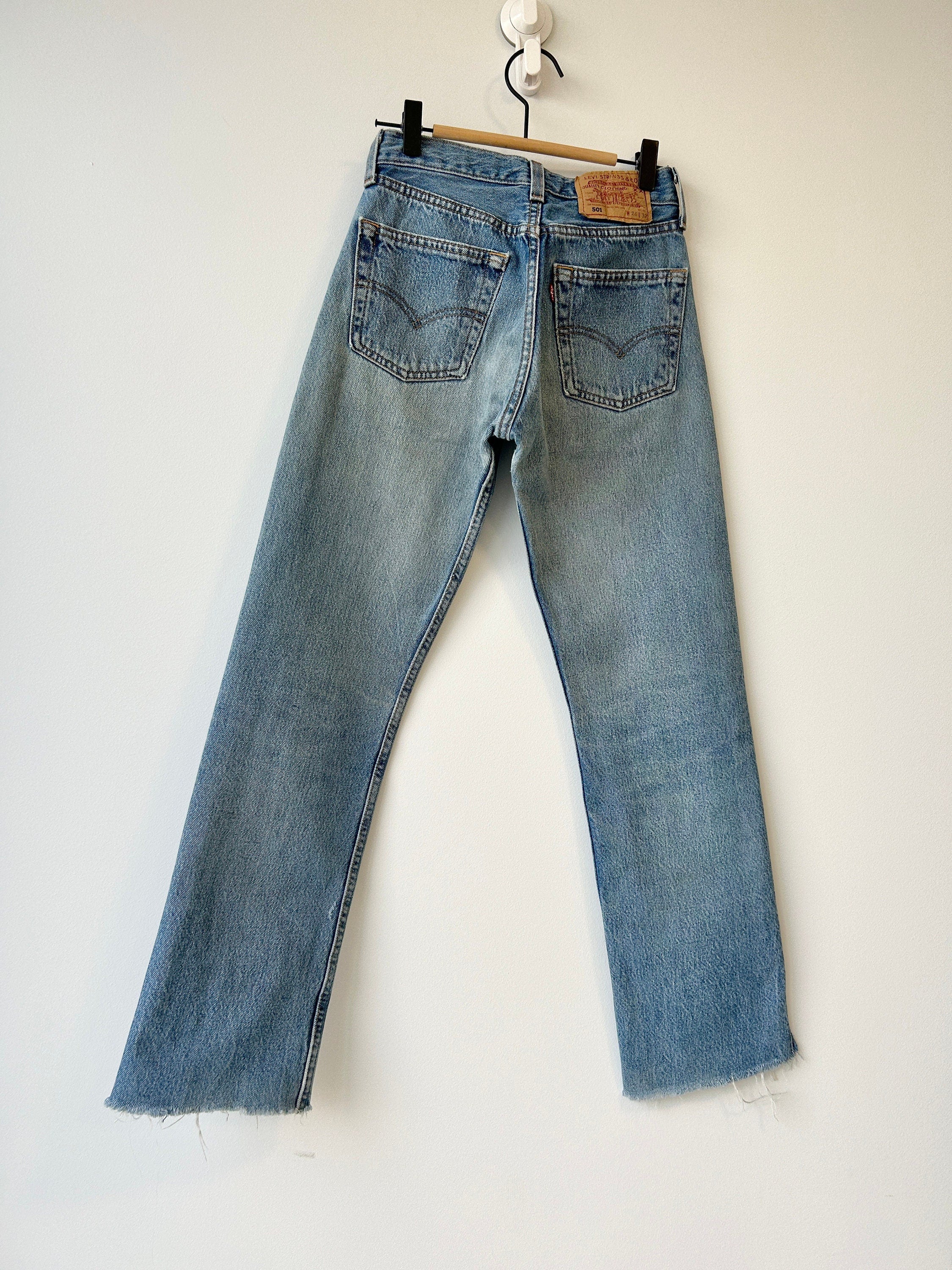W25 L29 Levis 501 vintage soft worn denim straight leg 501 made in 90s vintage blue 501 vintage Levi’s England