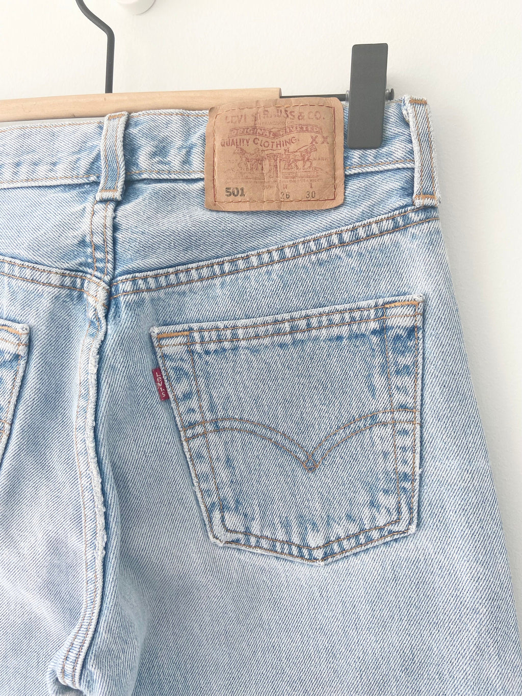 501 jeans w24 L30 light blue stone wash  vintage 501s made in USA