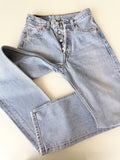 W23 L29 Levis 501 vintage 22-23” measured waist light blue made in 90s hol