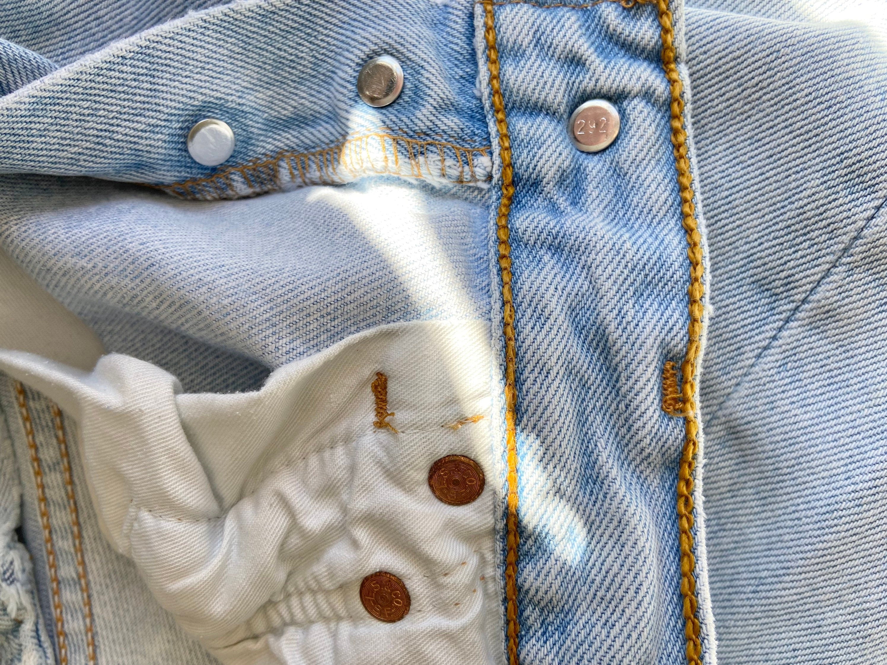 Vintage levis 501 26” made in Spain