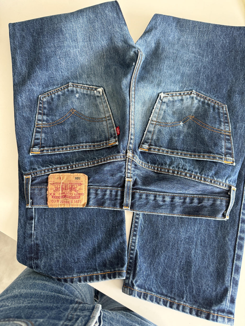 W29 L30 vintage Levis 501 28-29” measured dark blue made in Y2K