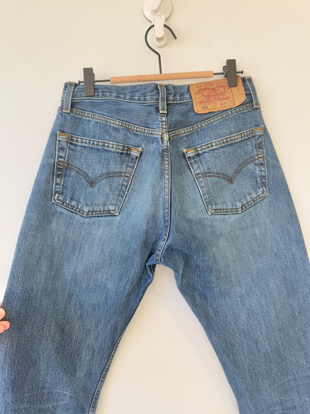 Levis 501 vintage w29 L33 faded  dark blue 501s made in Hungary straight leg jeans 501 28”/29” waist (febuk)